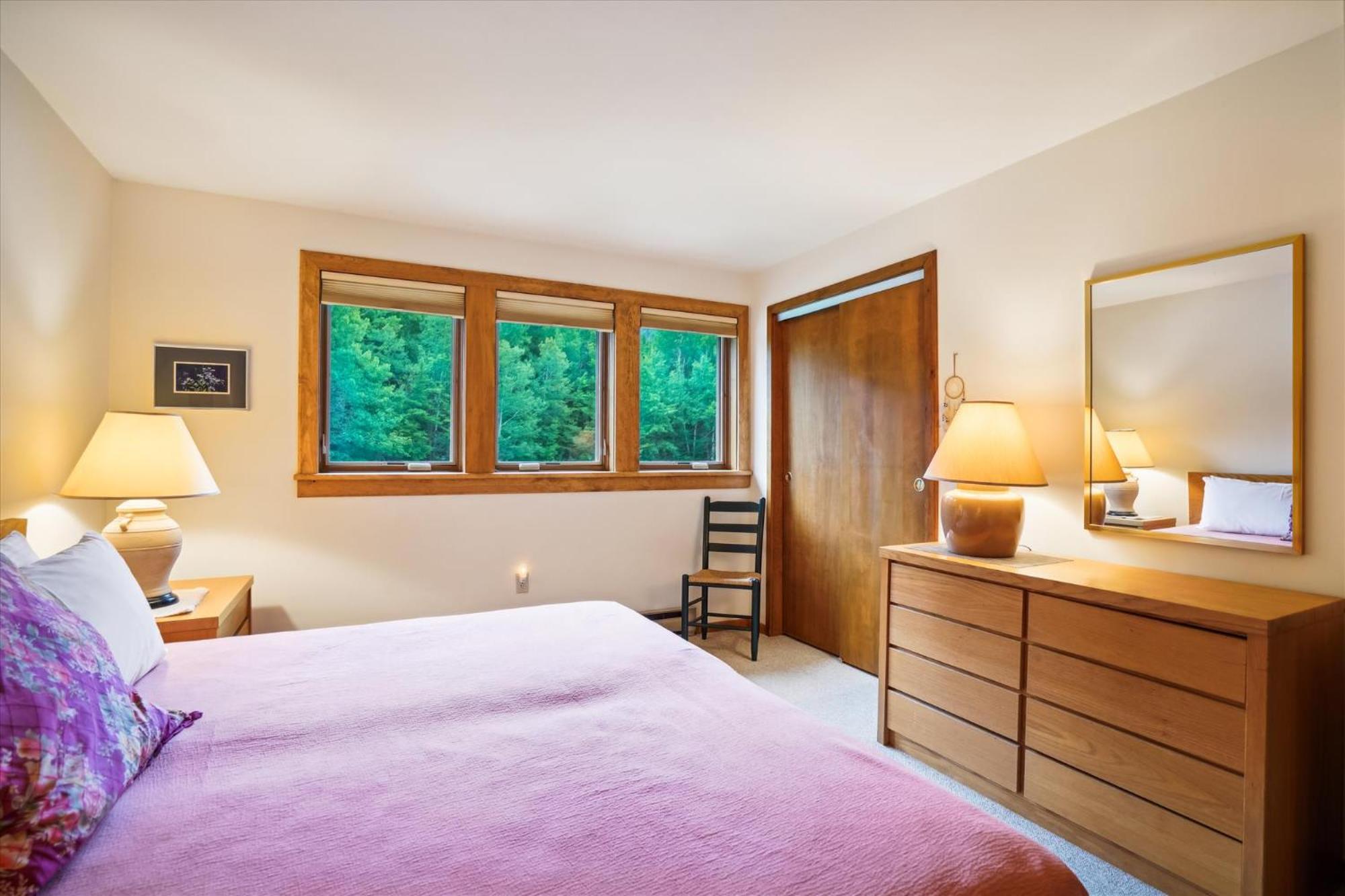 Spacious 1 bedroom with loft Northside located across from Pico Mountain! view 3