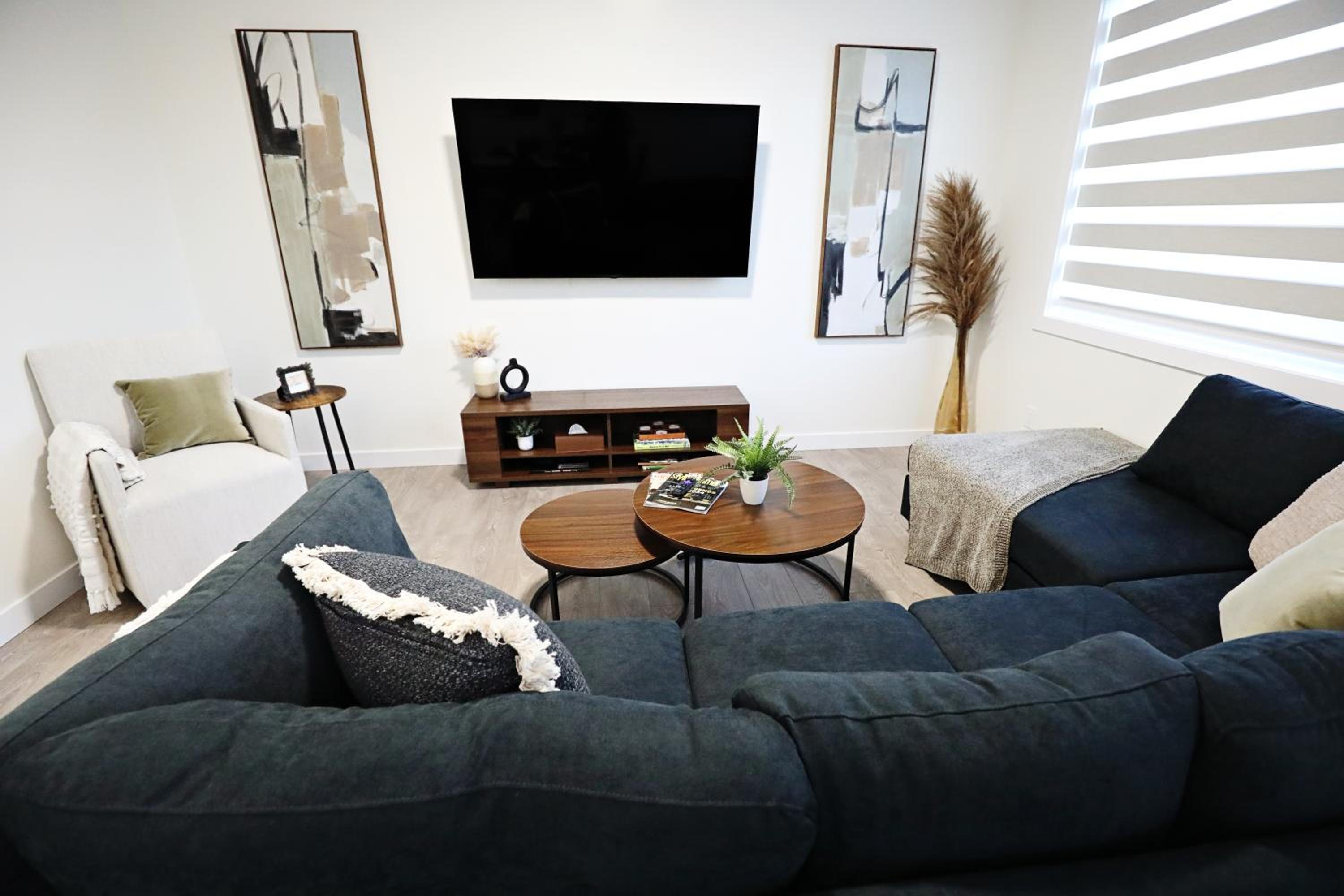 Escape in Style, Golf,King Beds,Disney+,Near WEM