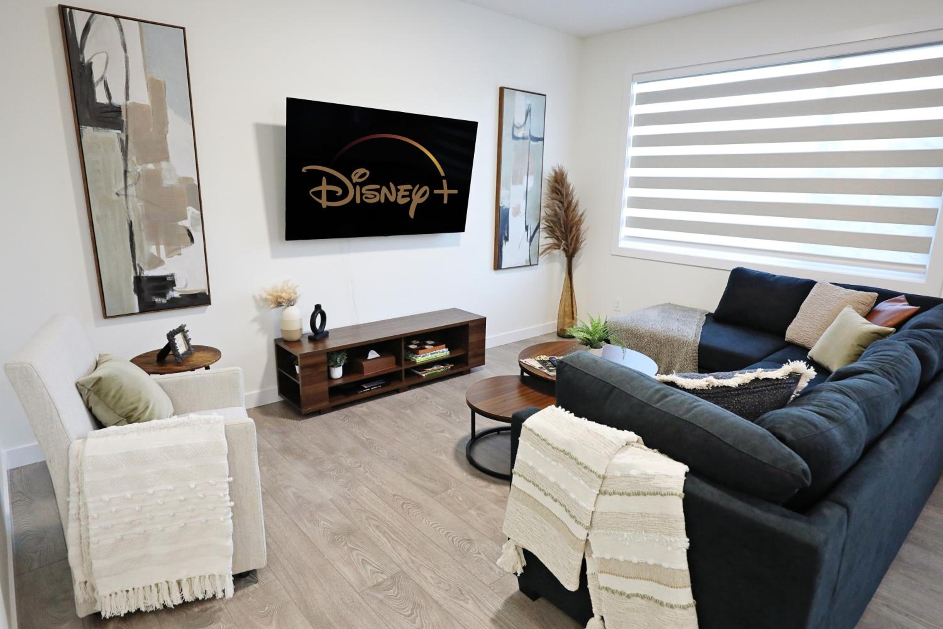 Escape in Style, Golf,King Beds,Disney+,Near WEM