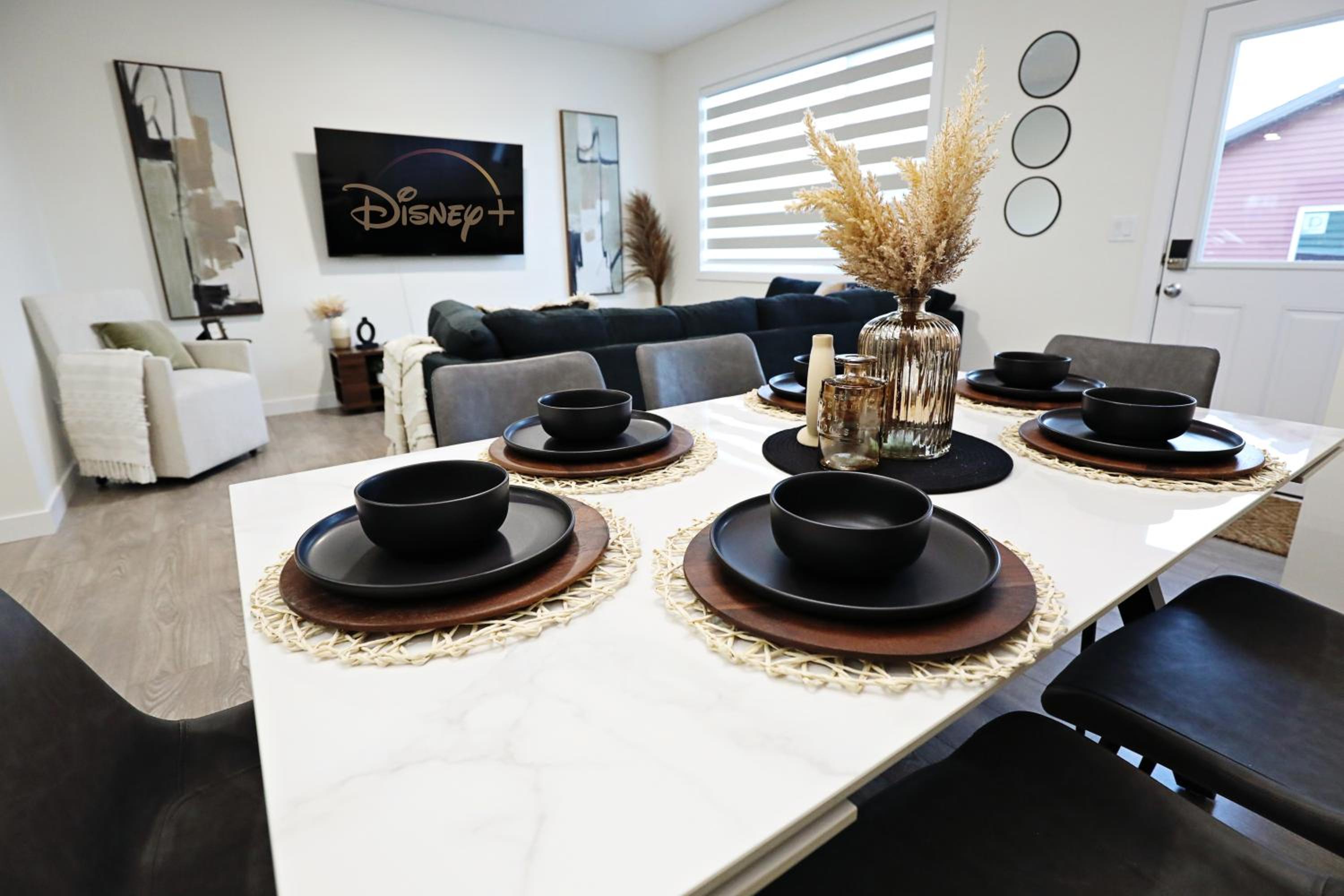 Escape in Style, Golf,King Beds,Disney+,Near WEM