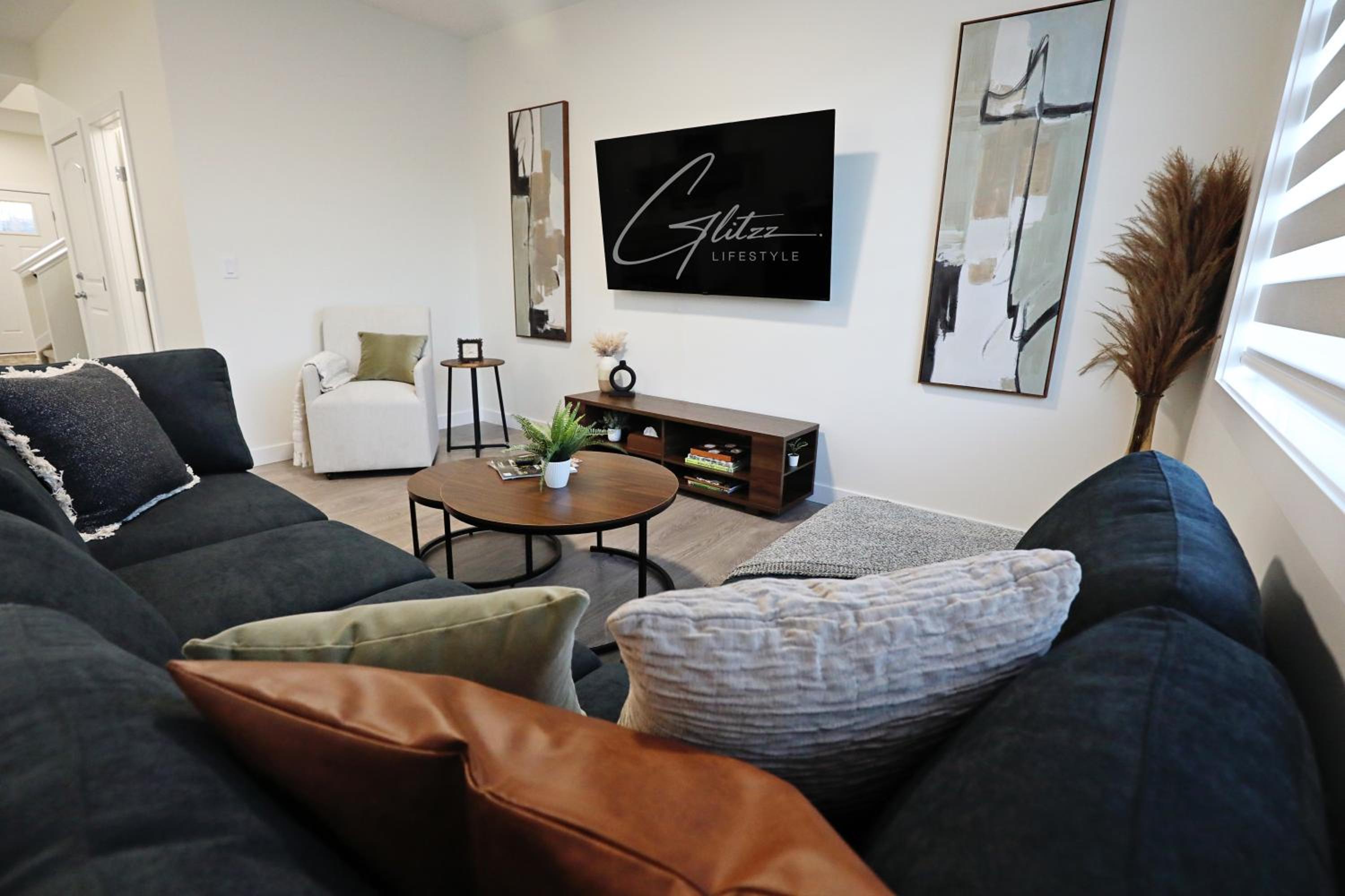 Escape in Style, Golf,King Beds,Disney+,Near WEM
