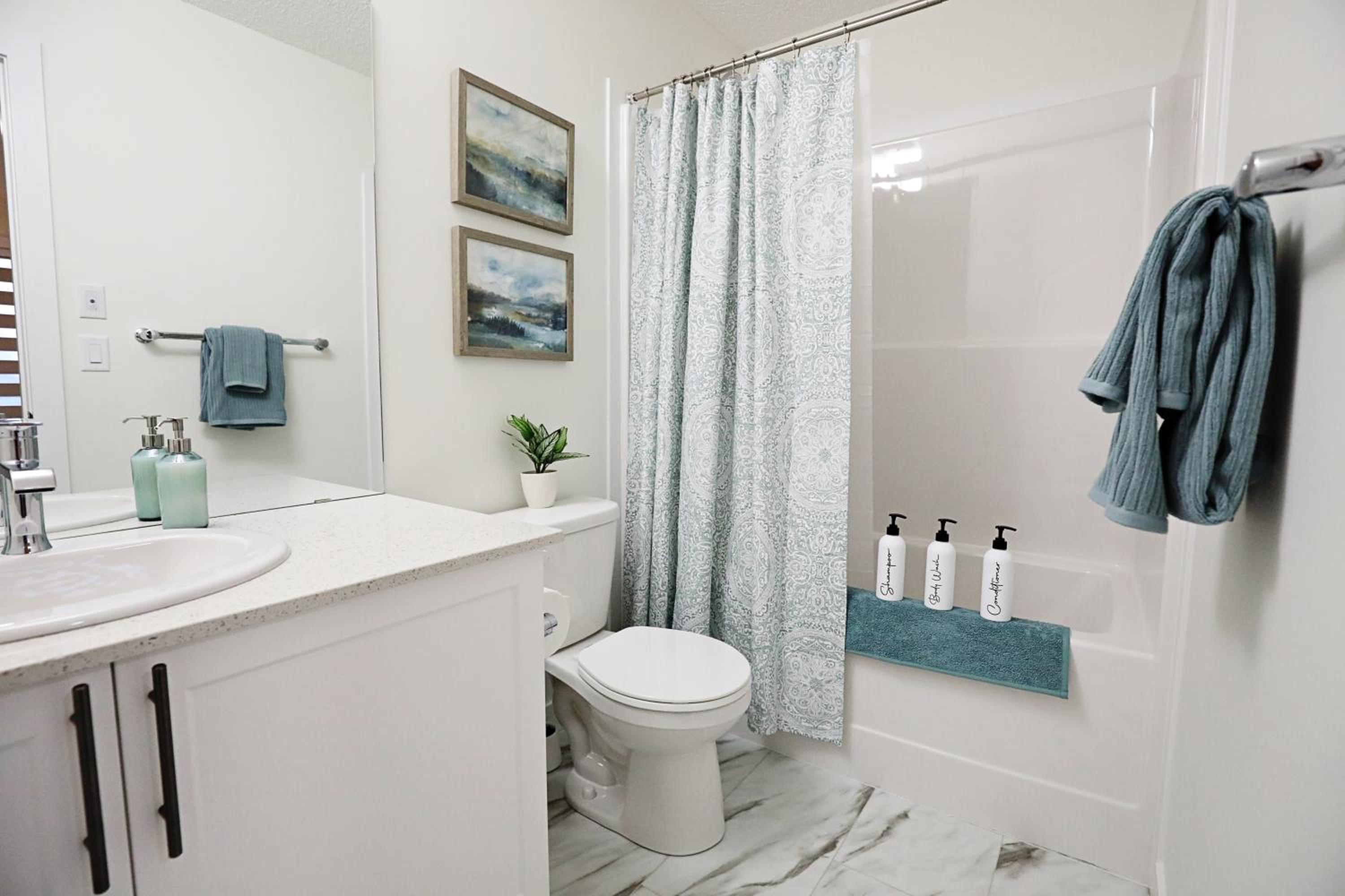 Escape in Style, Golf,King Beds,Disney+,Near WEM