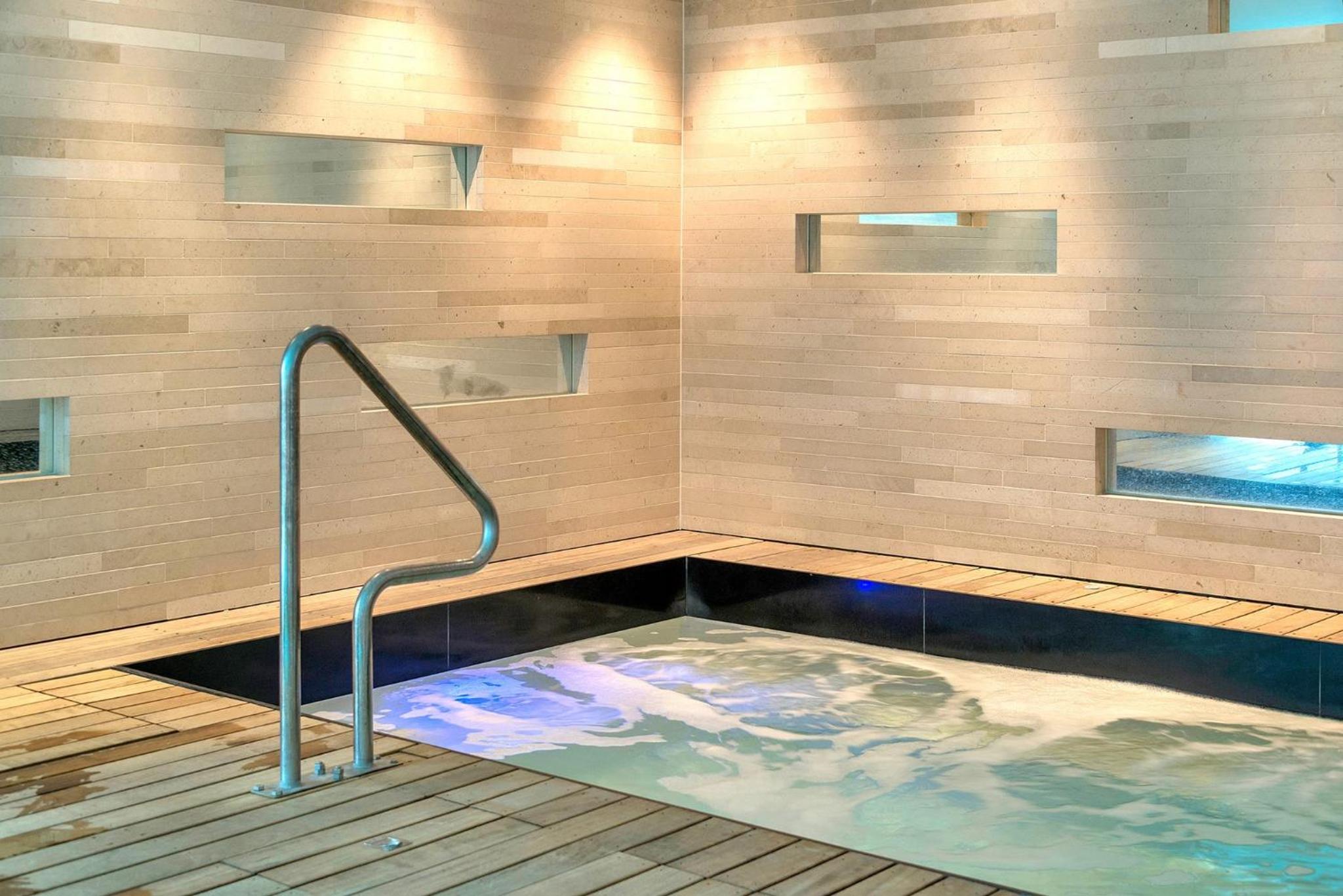 Pool Spa Sauna - 2bed central view 5