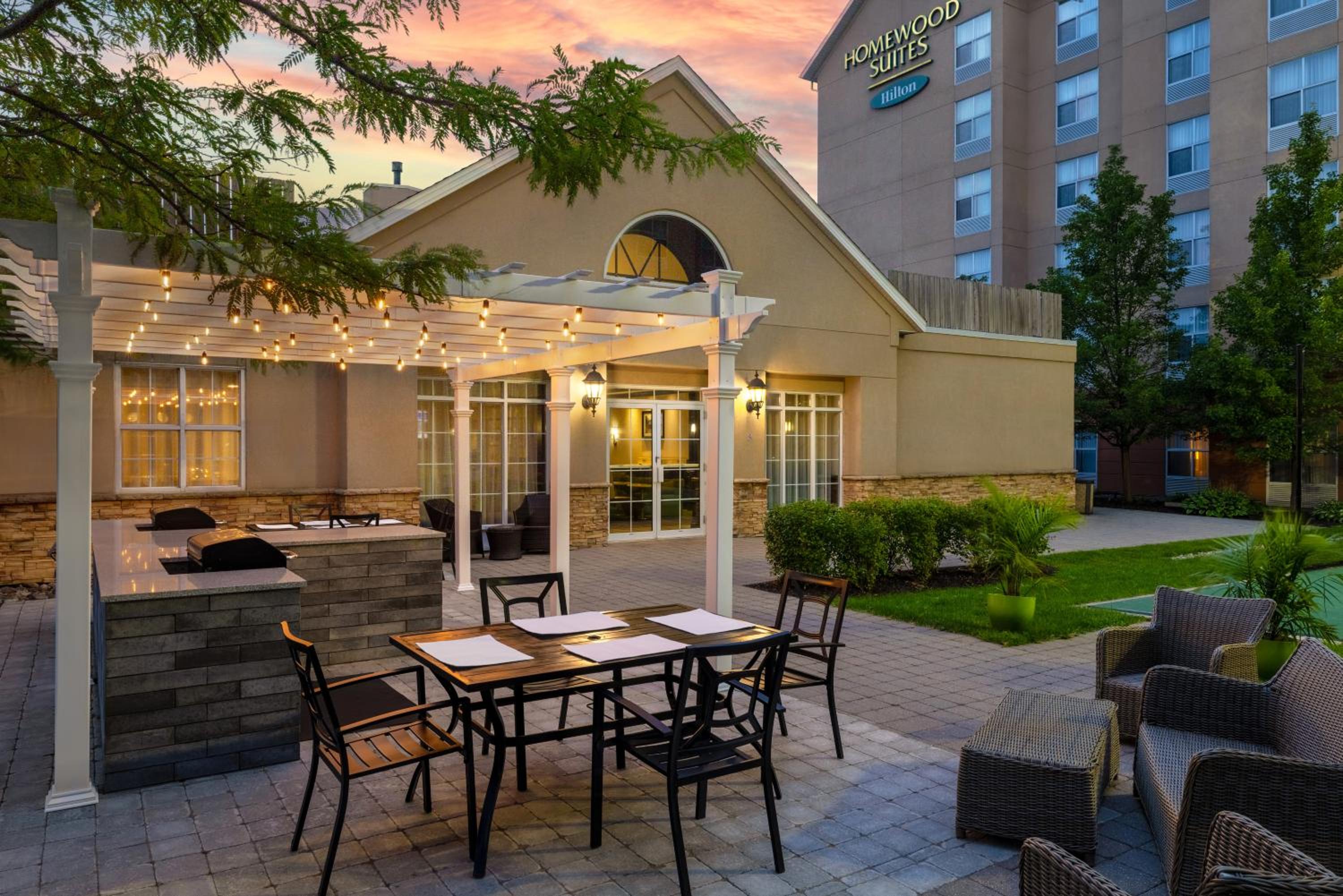 Cambridge Vacations - Homewood Suites by Hilton Cambridge-Waterloo, Ontario - Property Image 26