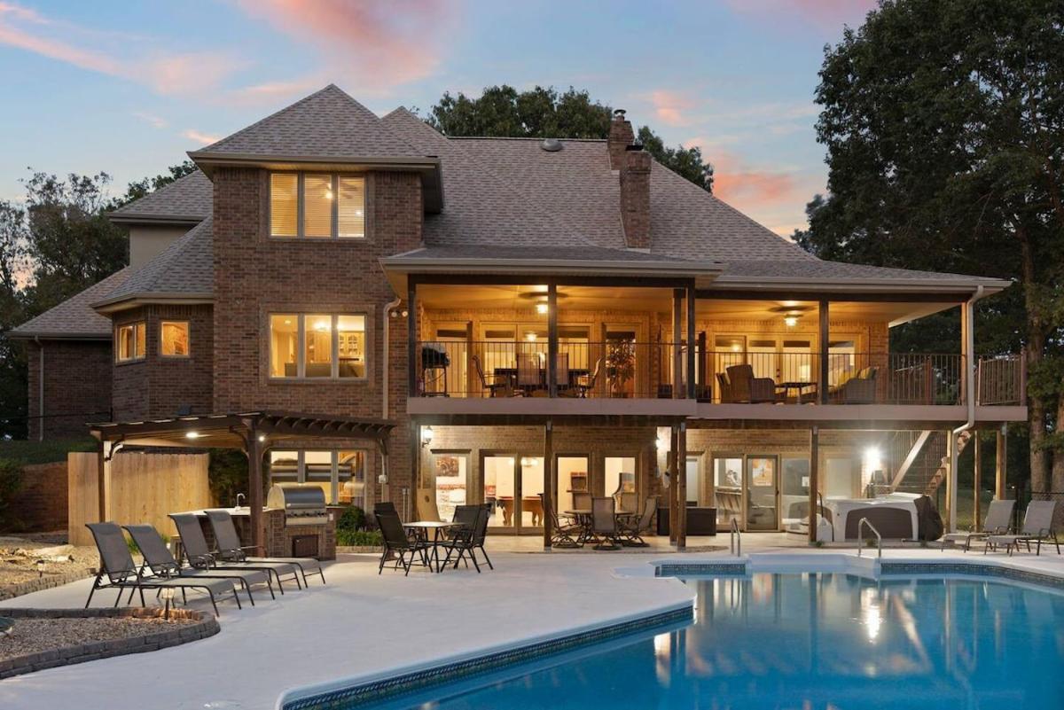 Branson Vacations - Rolling Hills Family Home - Property Image 1