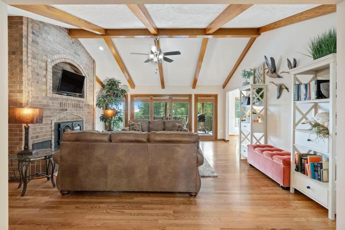 Rolling Hills Family Home - Property Image 41