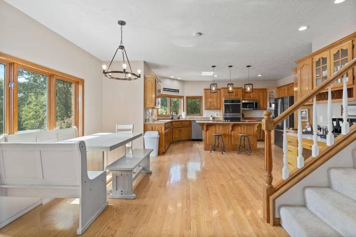 Rolling Hills Family Home - Property Image 42