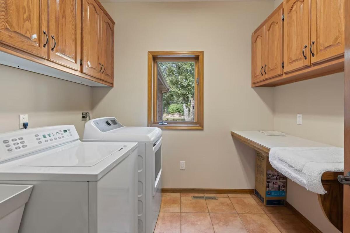 Rolling Hills Family Home - Property Image 52