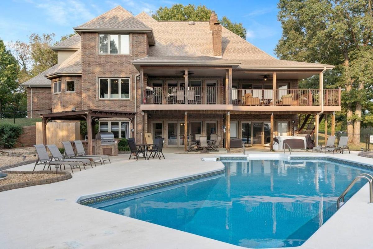 Rolling Hills Family Home - Property Image 54