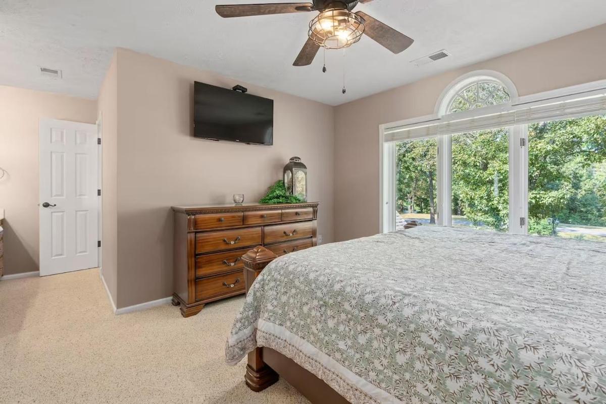 Rolling Hills Family Home - Property Image 7