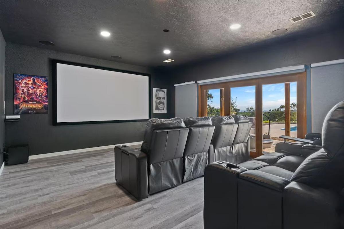 Rolling Hills Family Home - Property Image 5