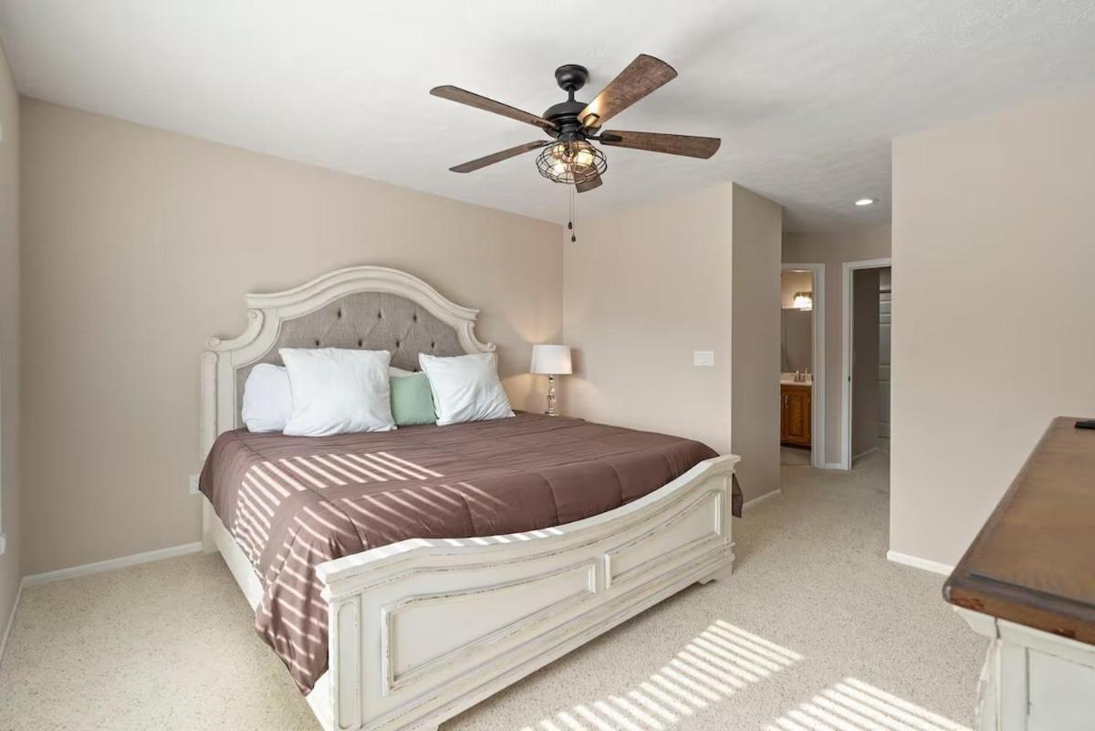 Rolling Hills Family Home - Property Image 9
