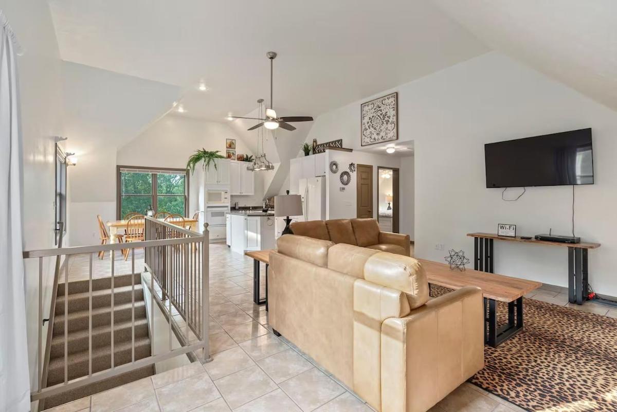 Rolling Hills Family Home - Property Image 20