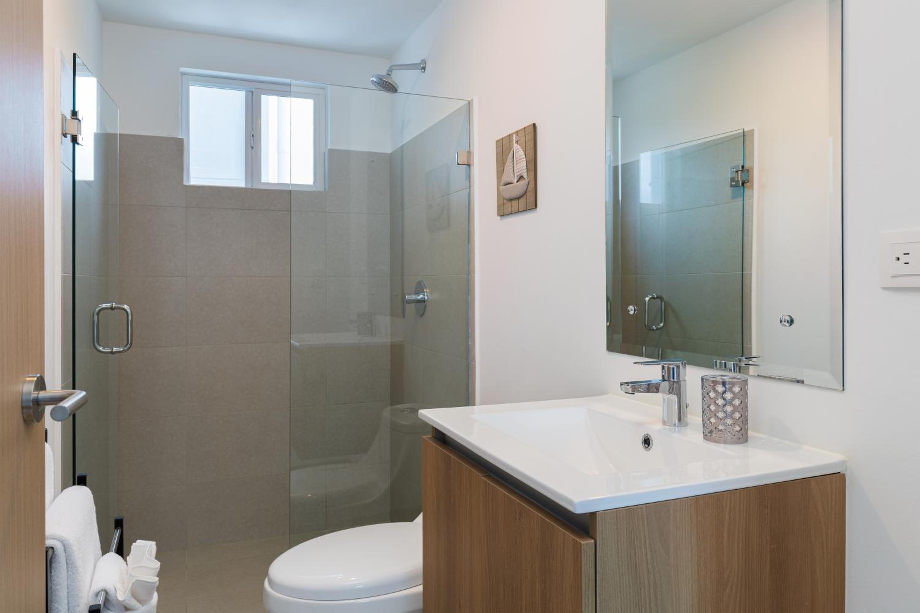 Casago 1302B, Brand New Rental Ocean View Retreat