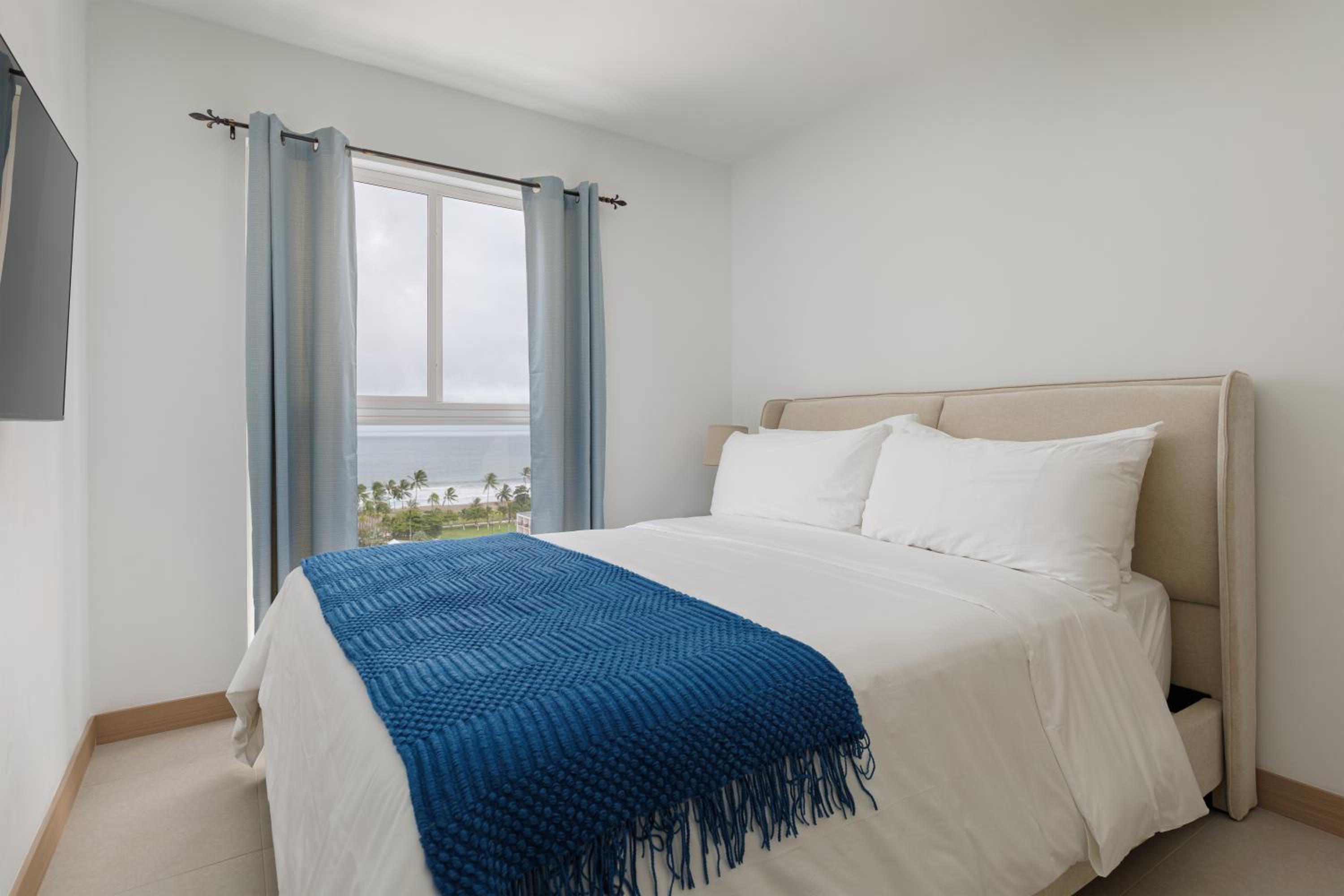 Casago 1302B, Brand New Rental Ocean View Retreat