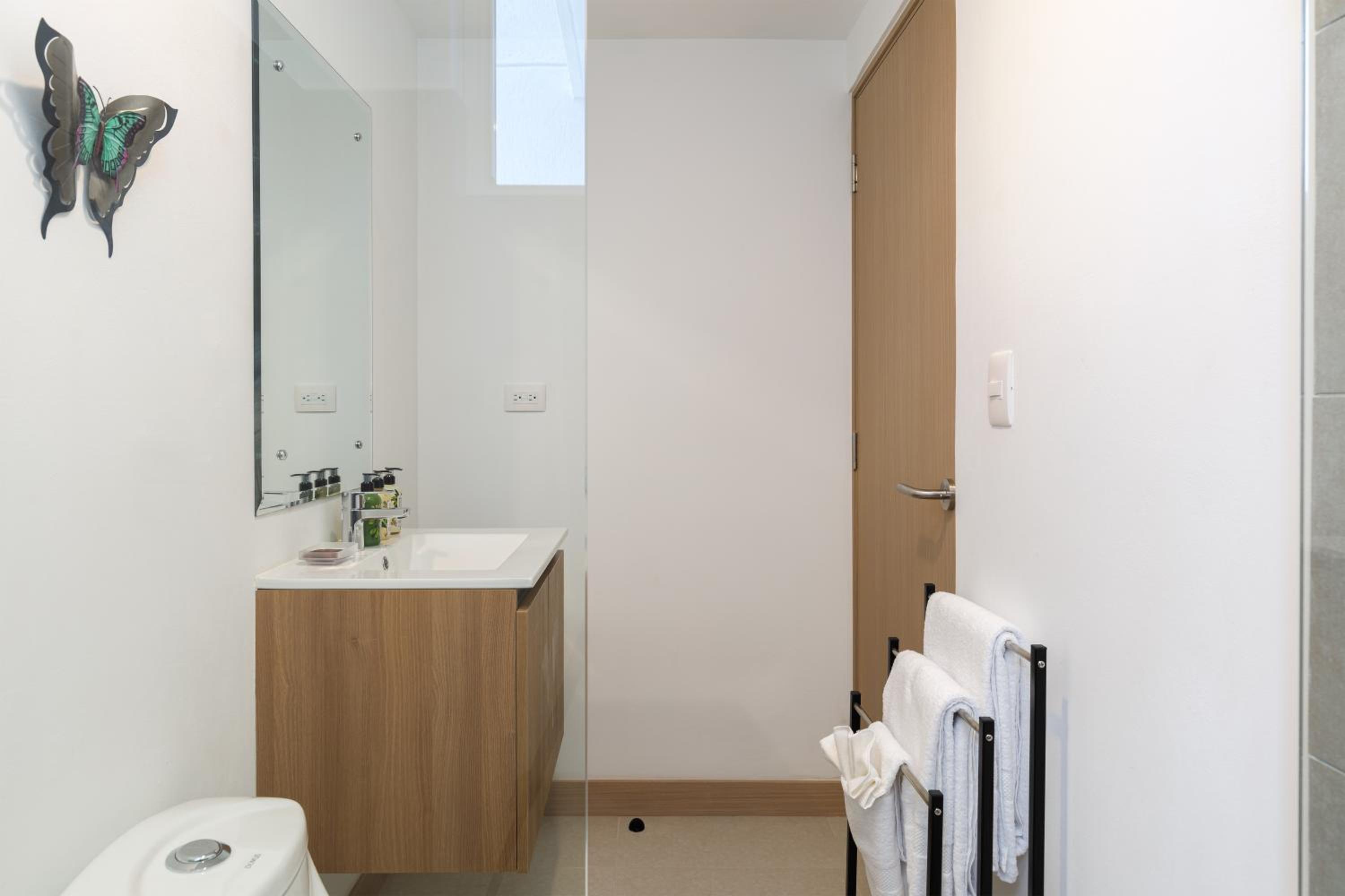 Casago 1302B, Brand New Rental Ocean View Retreat