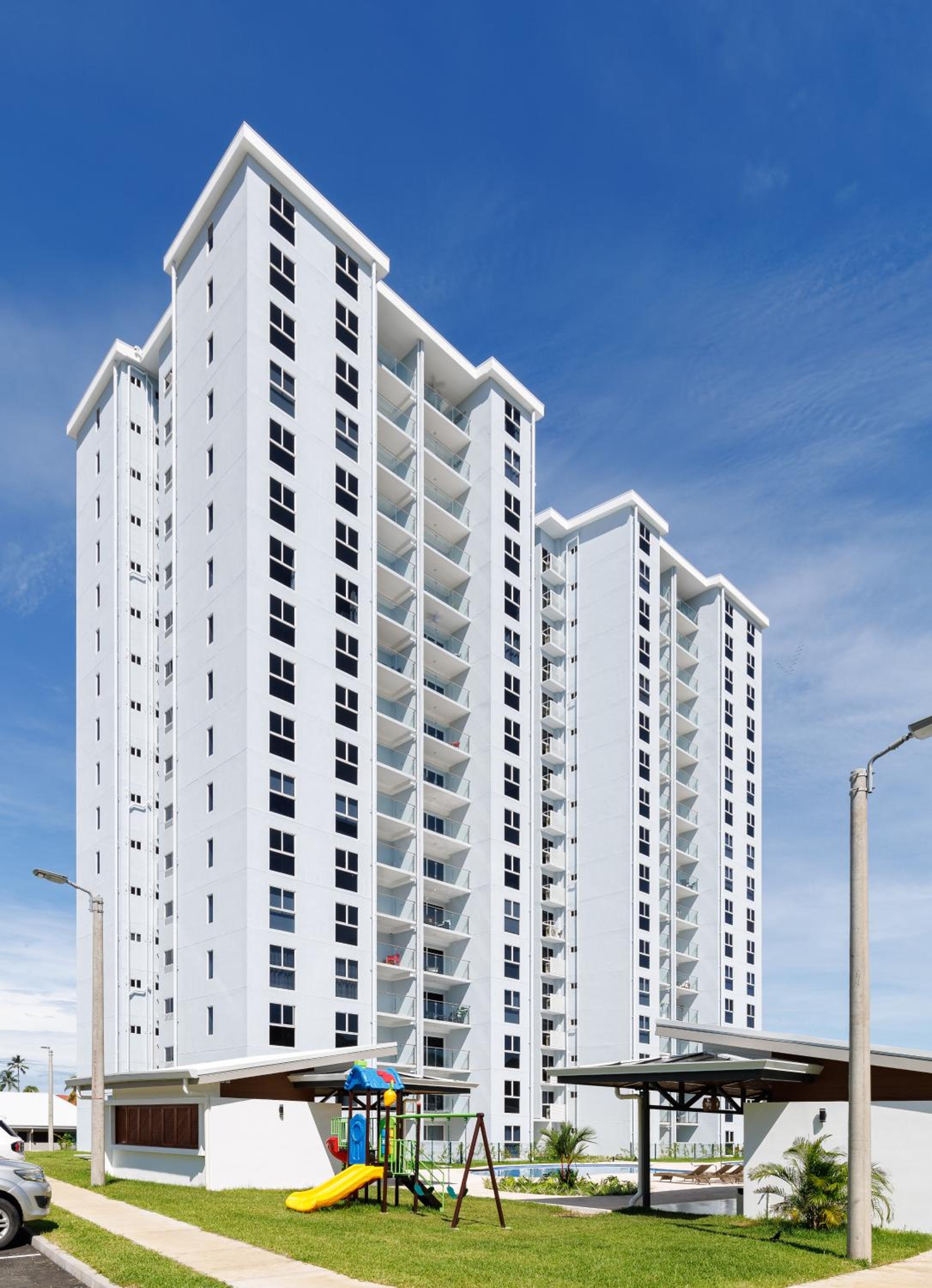 Casago 1605, Brand New Rental Oasis, Large Space with Tranquil Nature Views