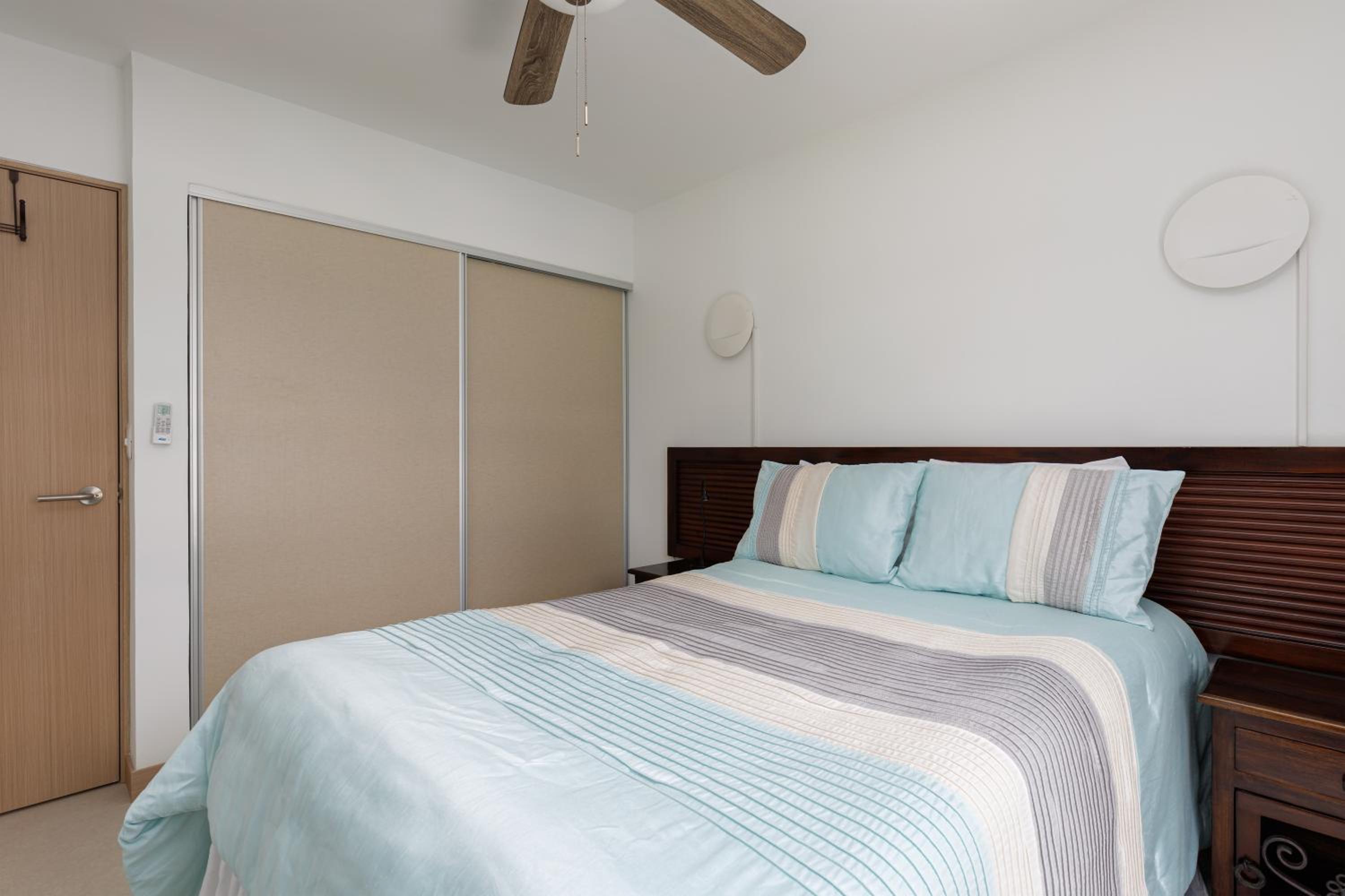 Casago 1704A, Stunning Mountain view Condo Top Floor