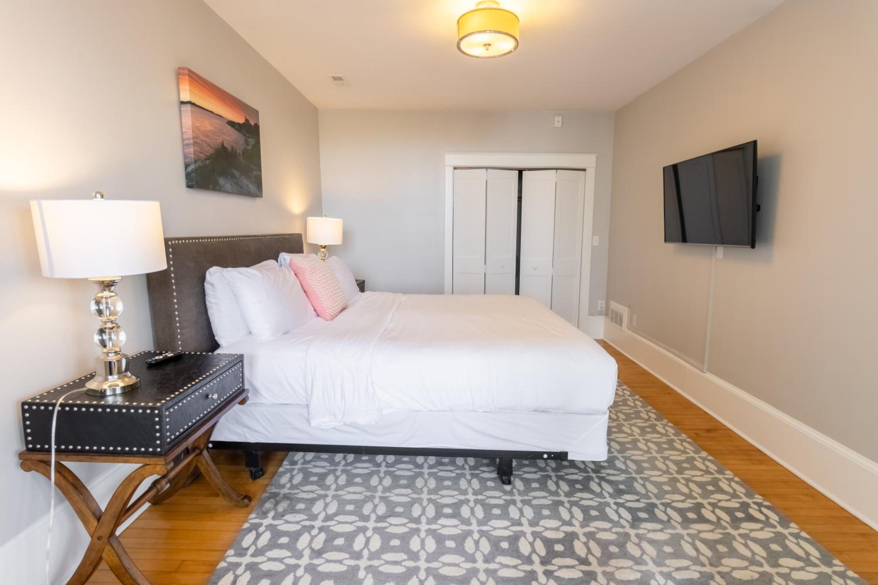 The Newport Lofts - 194 Thames Street