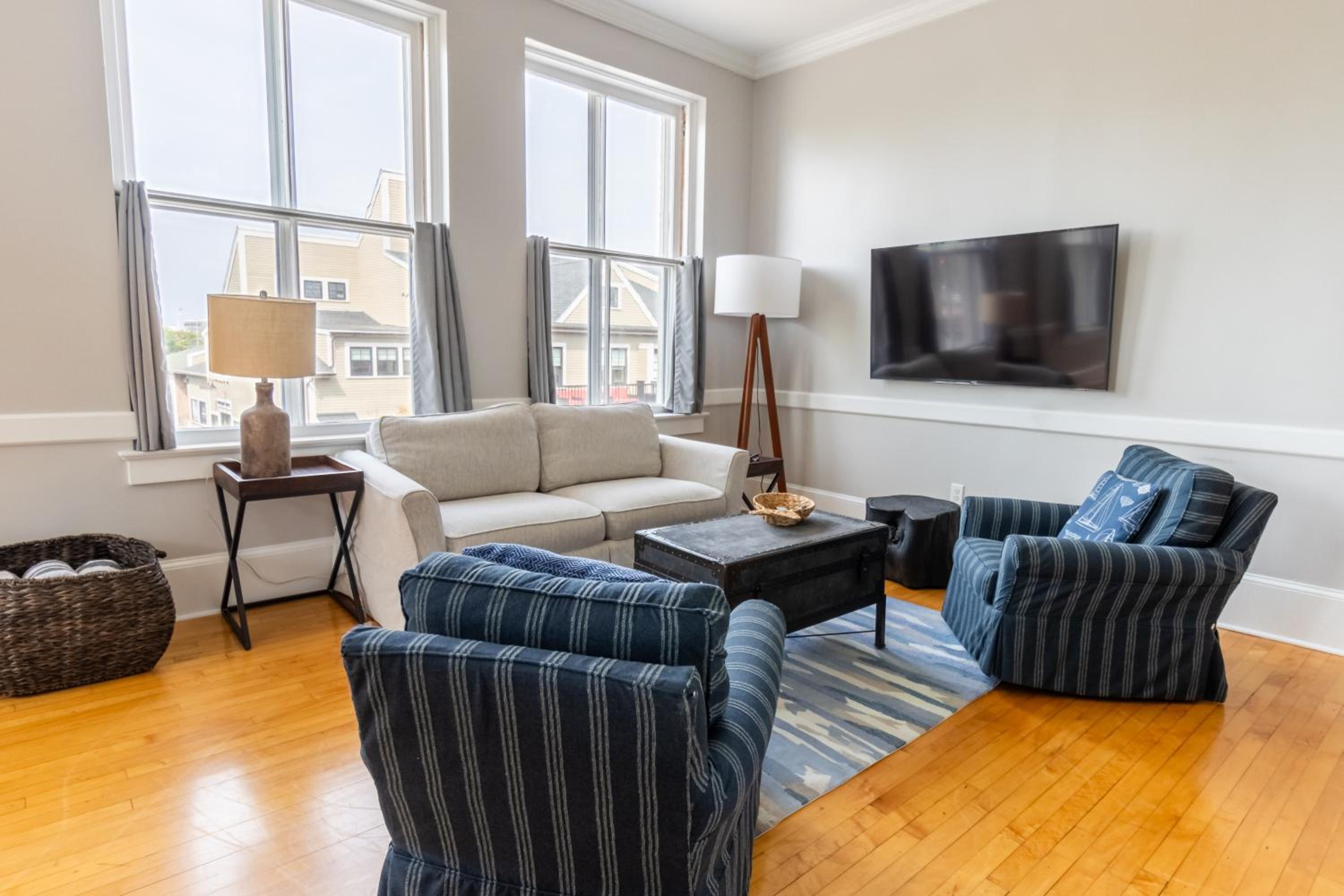 The Newport Lofts - 194 Thames Street