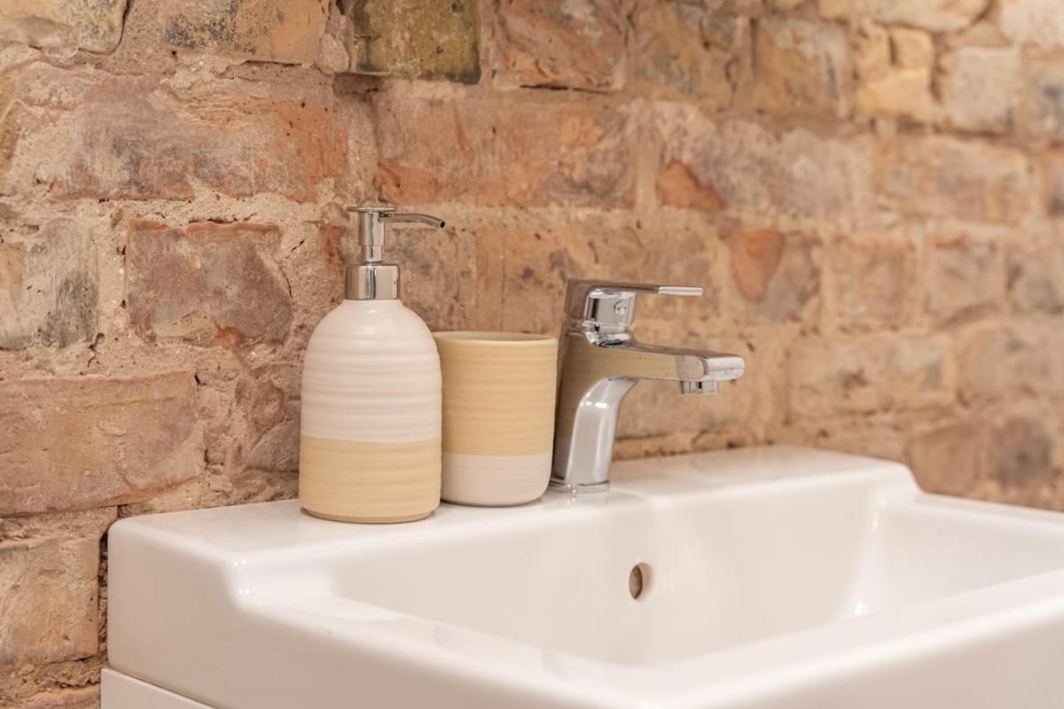 Quiet Hideaway in Centrs en Rīga — bathroom