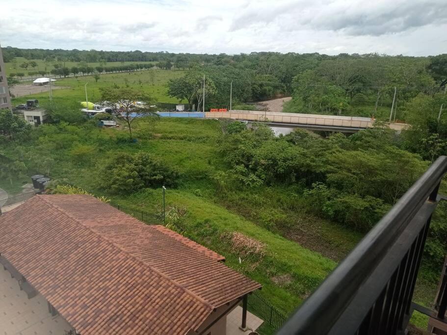 Apartamento en conjunto residencial con piscina