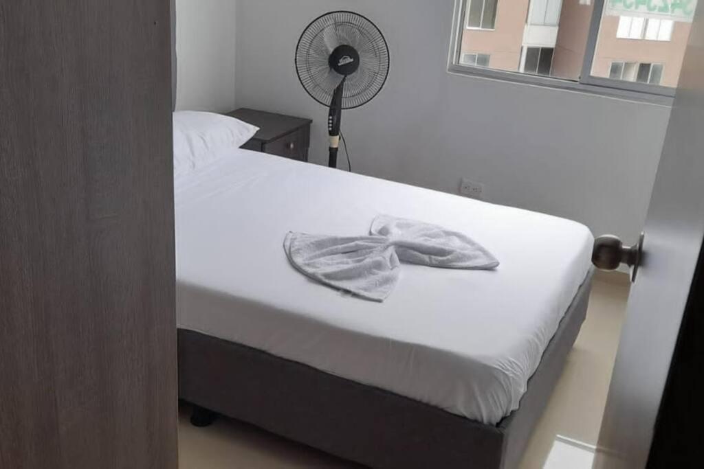 Apartamento en conjunto residencial con piscina