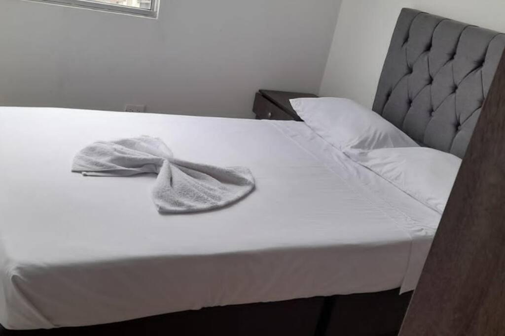 Apartamento en conjunto residencial con piscina
