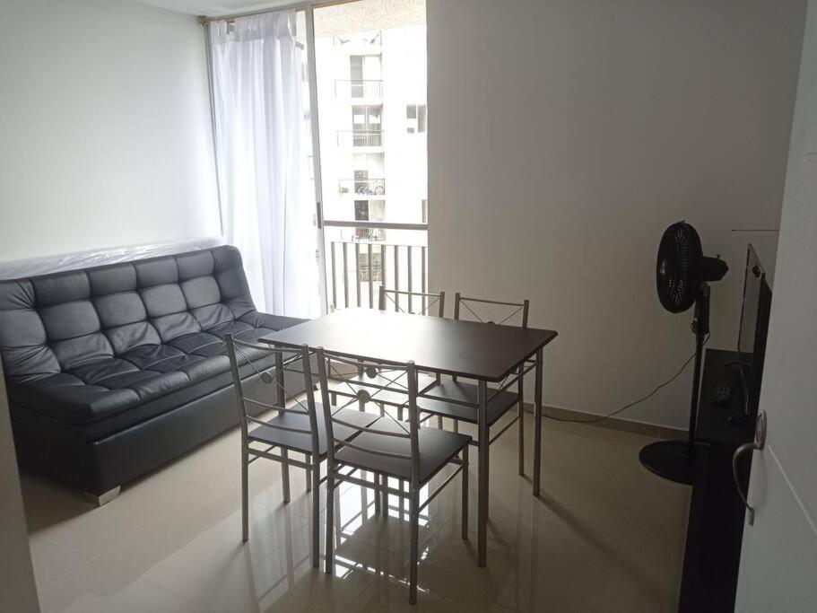 Apartamento en conjunto residencial con piscina