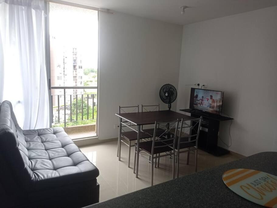 Apartamento en conjunto residencial con piscina