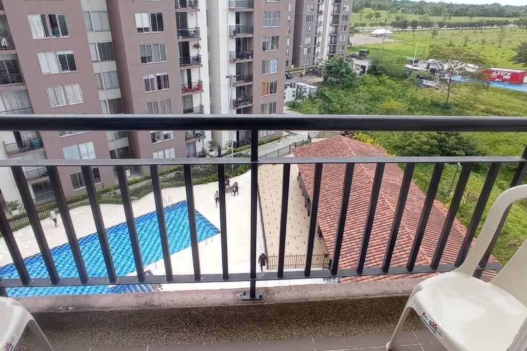 Apartamento en conjunto residencial con piscina