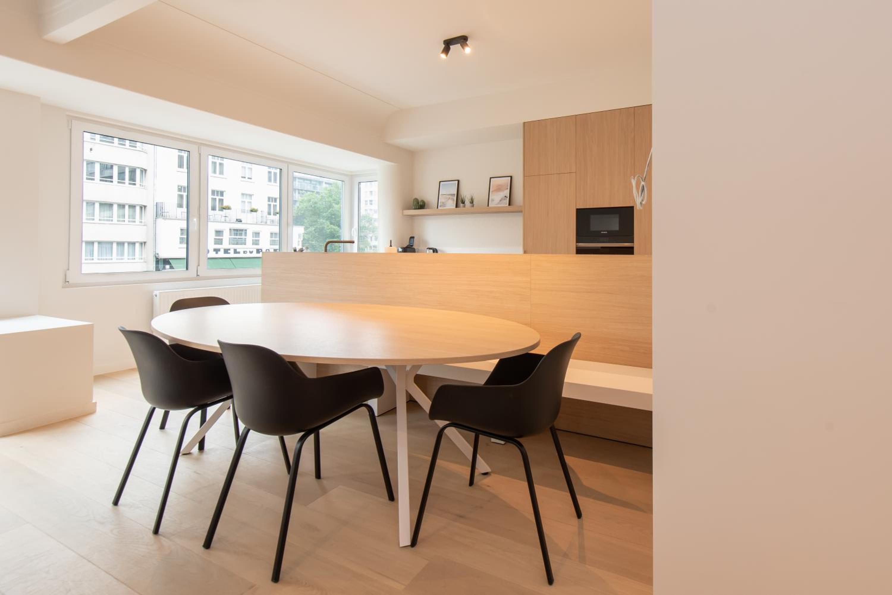 Deluxe 4 rooms apartment with casino view at the beach and free parking