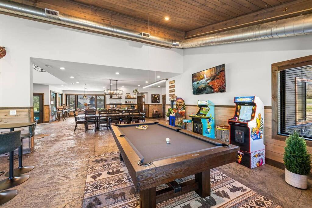Dazzling New Lux Bowling Pickleball Pool Mtn Views view 4