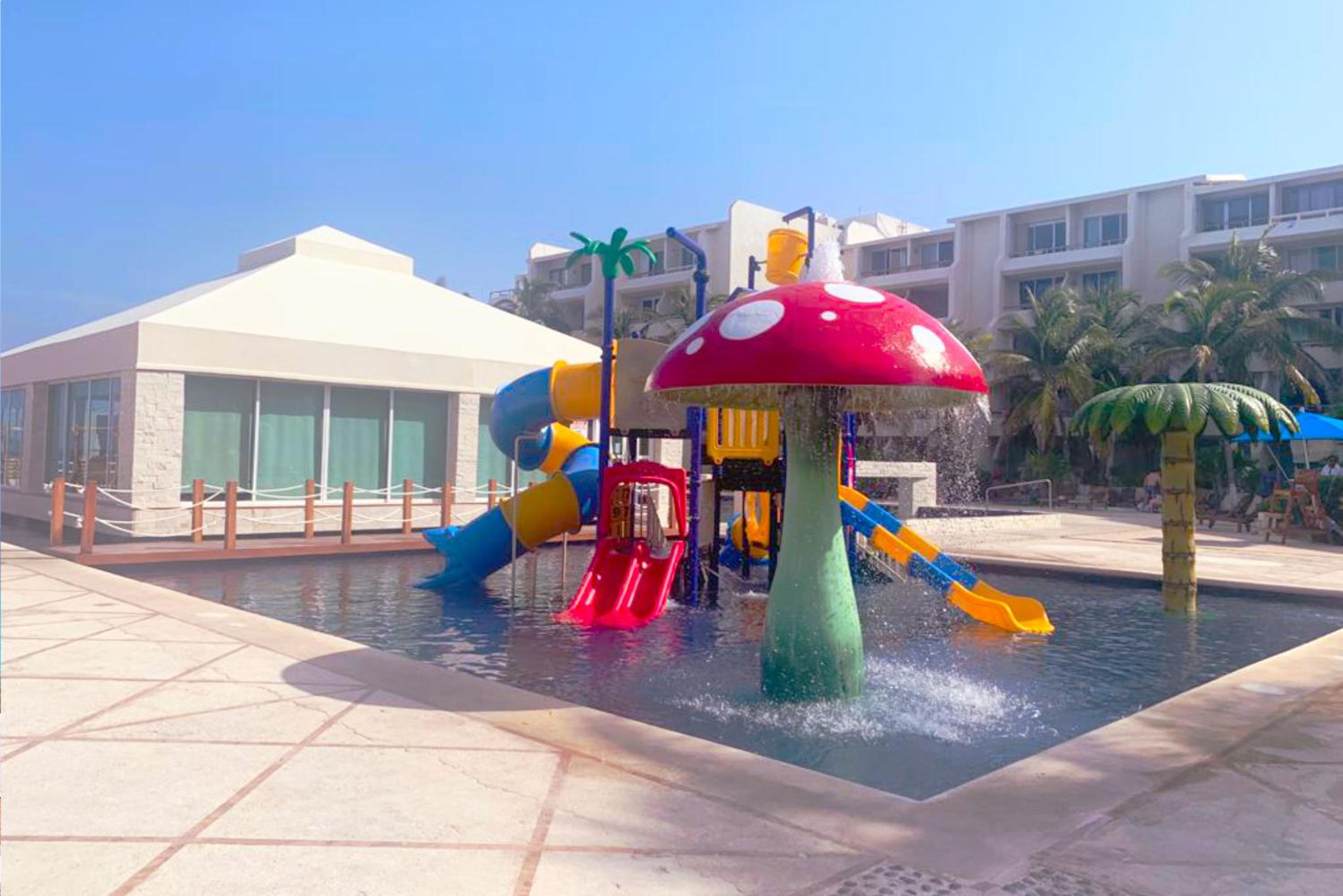 Cancun Studio - Steps to Beach and Water Fun