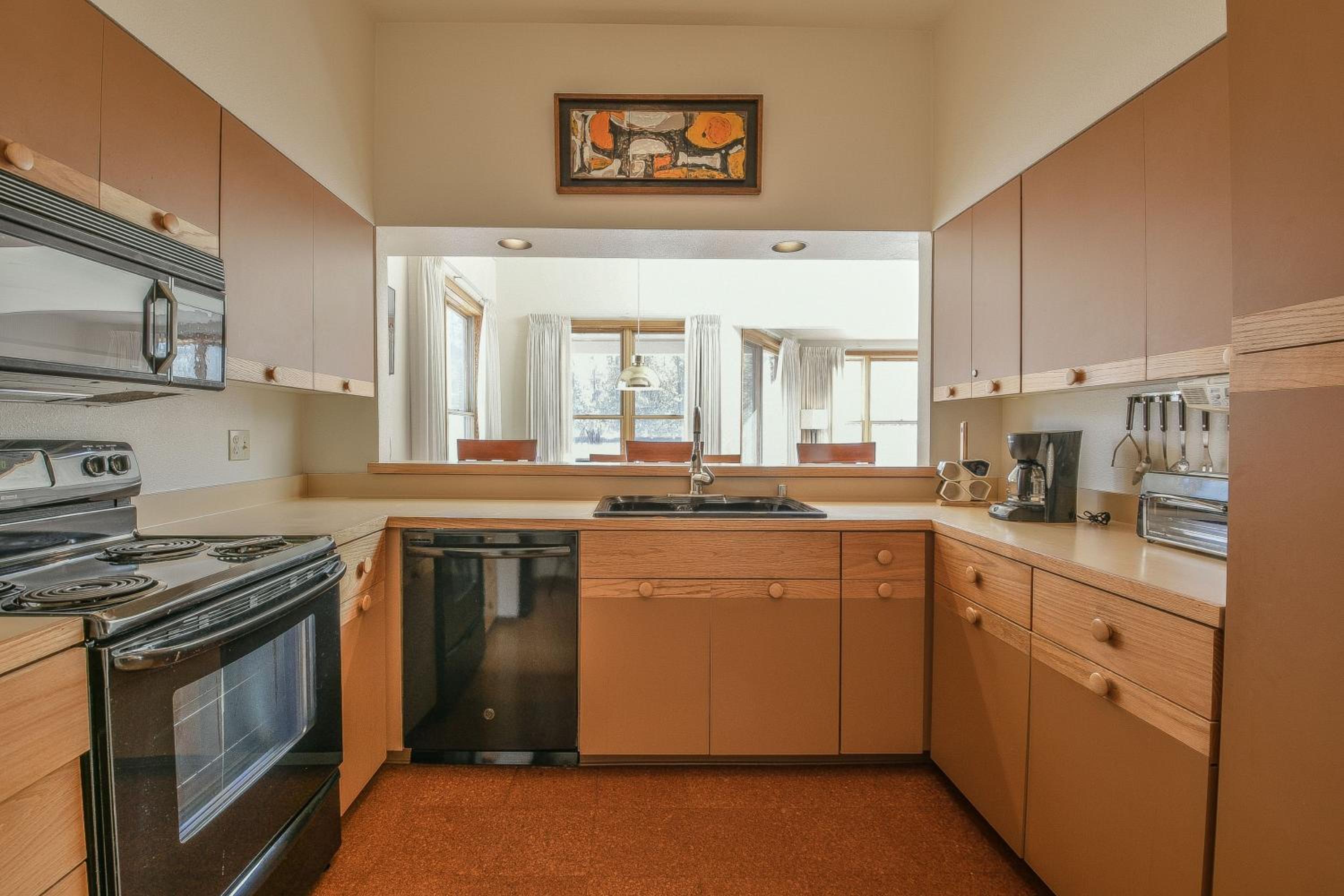 Quicksilver 1677 by SummitCove Lodging view 3