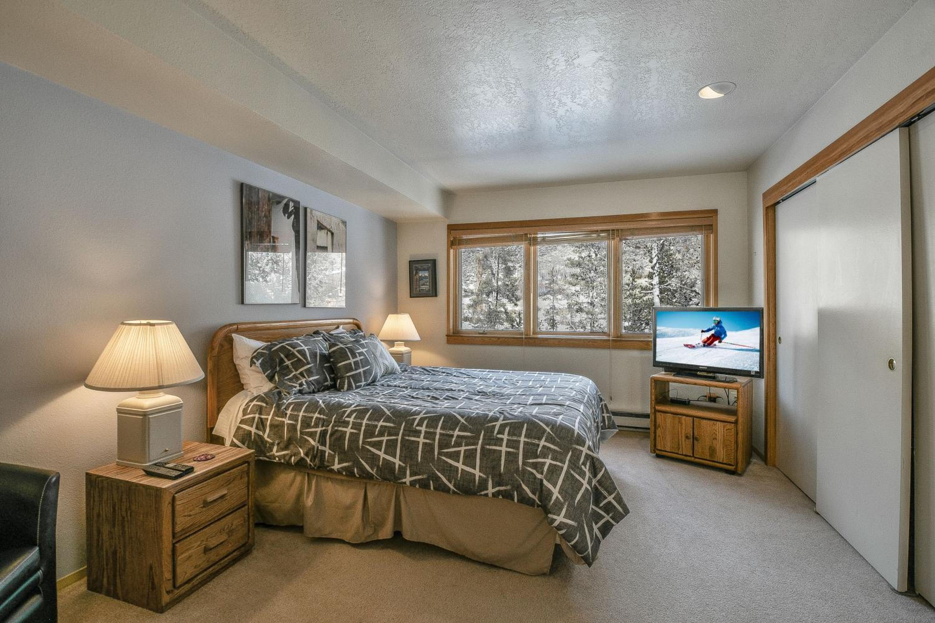 Quicksilver 1677 by SummitCove Lodging view 4