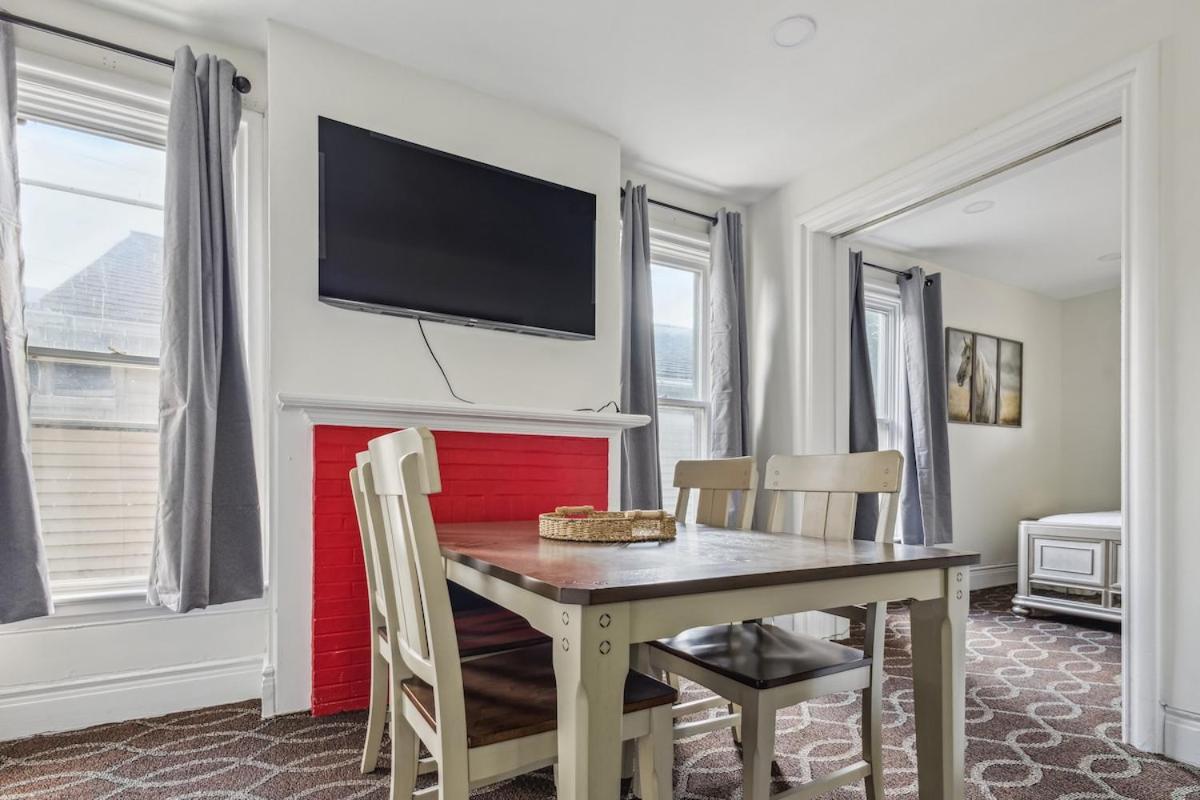 Comfortable 4BR 2BA in the Falls