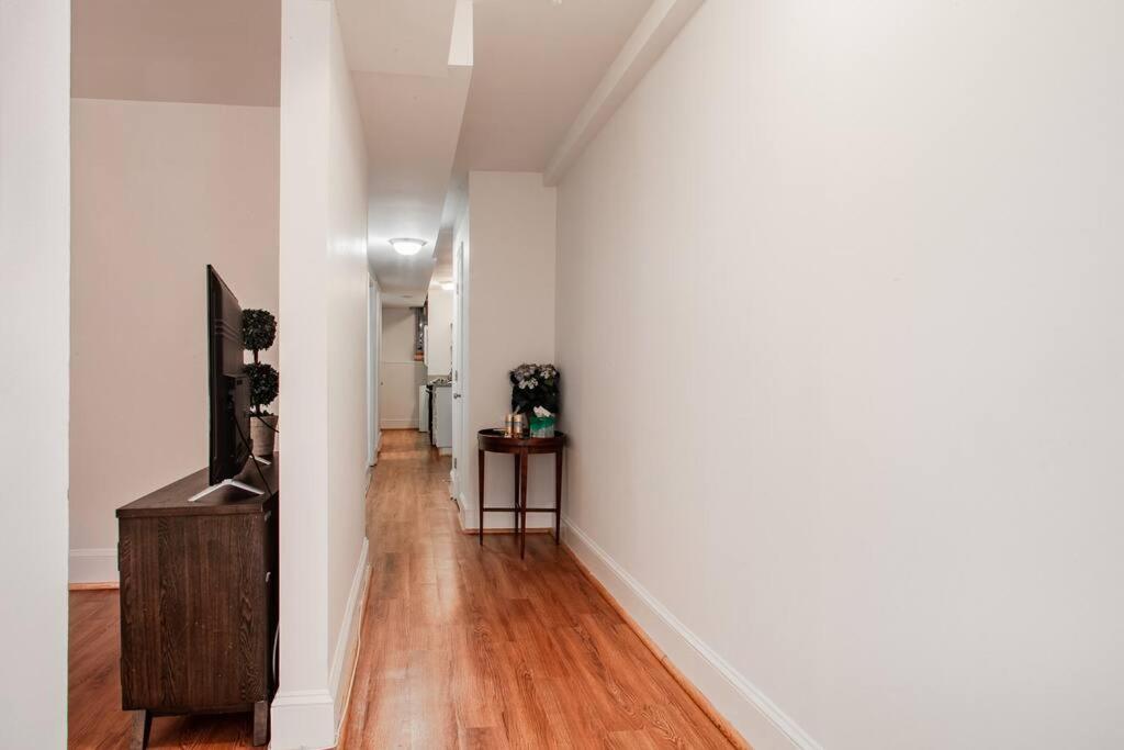 Quaint DC Private 1-BR Walk to METRO-rail subway view 3