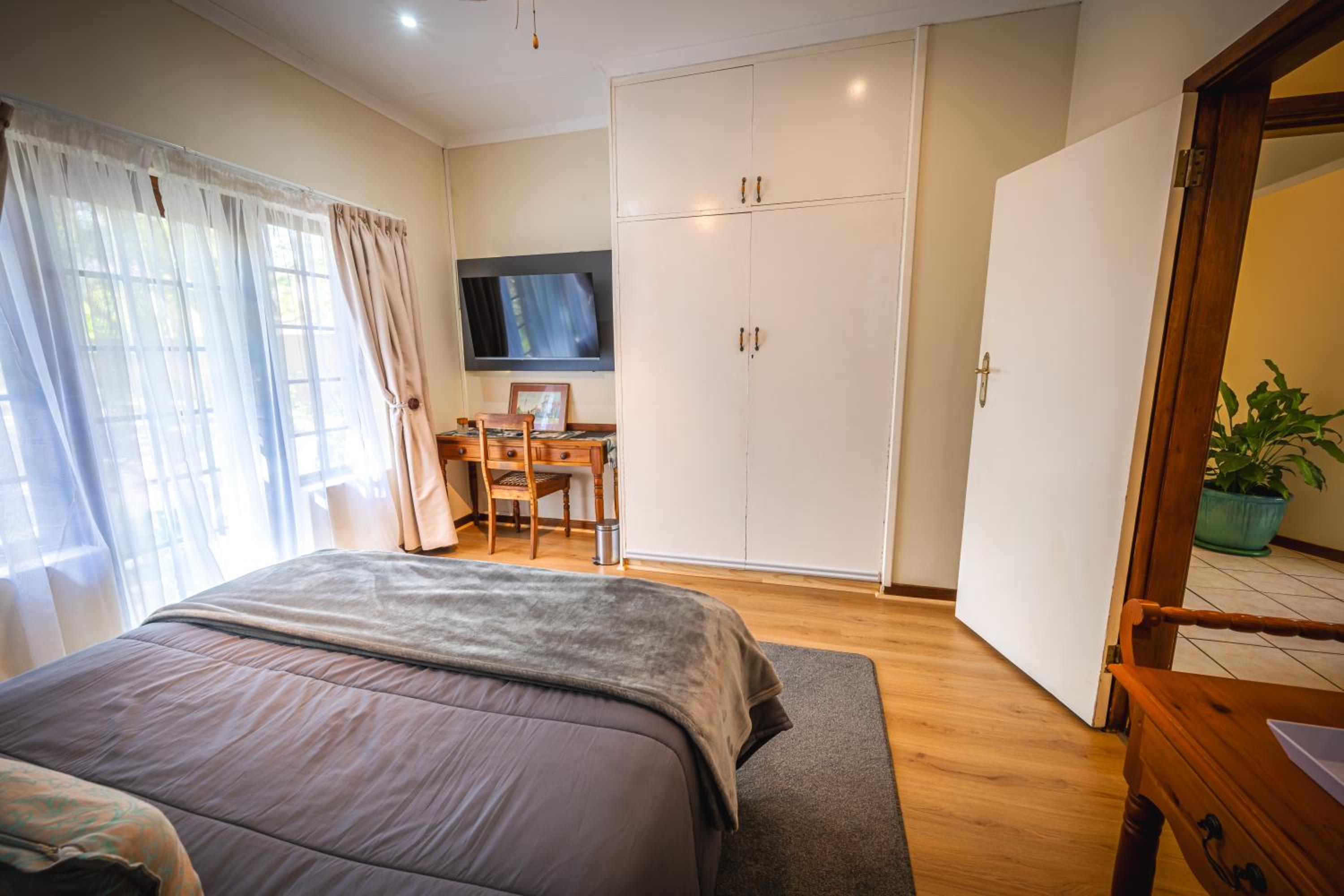 Botanica Guest House