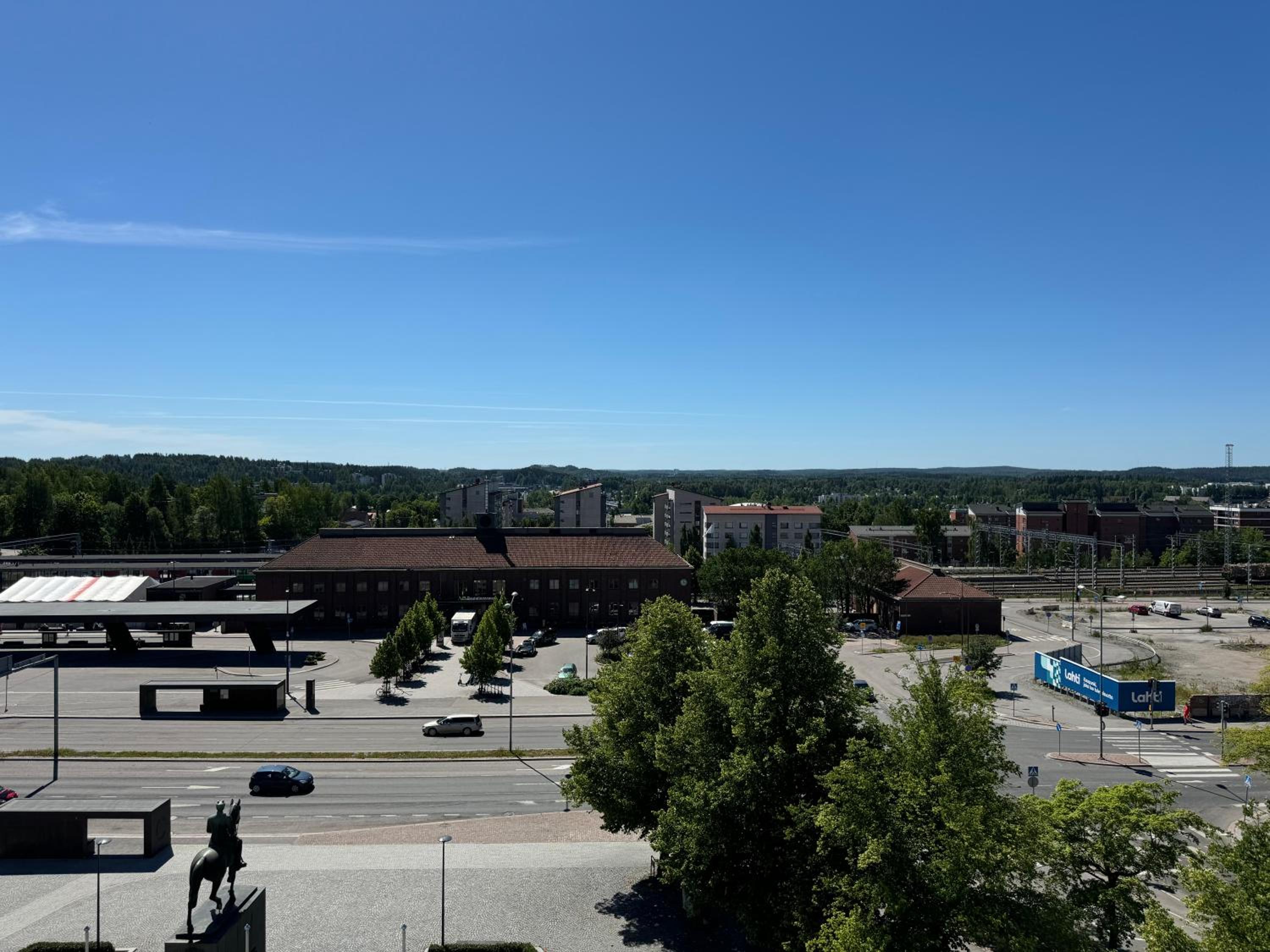 Tyylikäs maisema-asunto asemalla