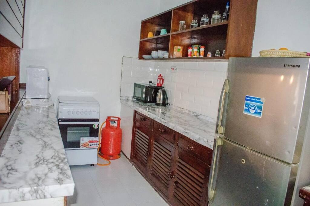 Carel Holiday Homes - Stylish 2 Bedroom with Pool
