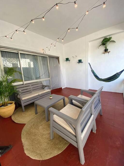 Carel Holiday Homes - Stylish 2 Bedroom with Pool