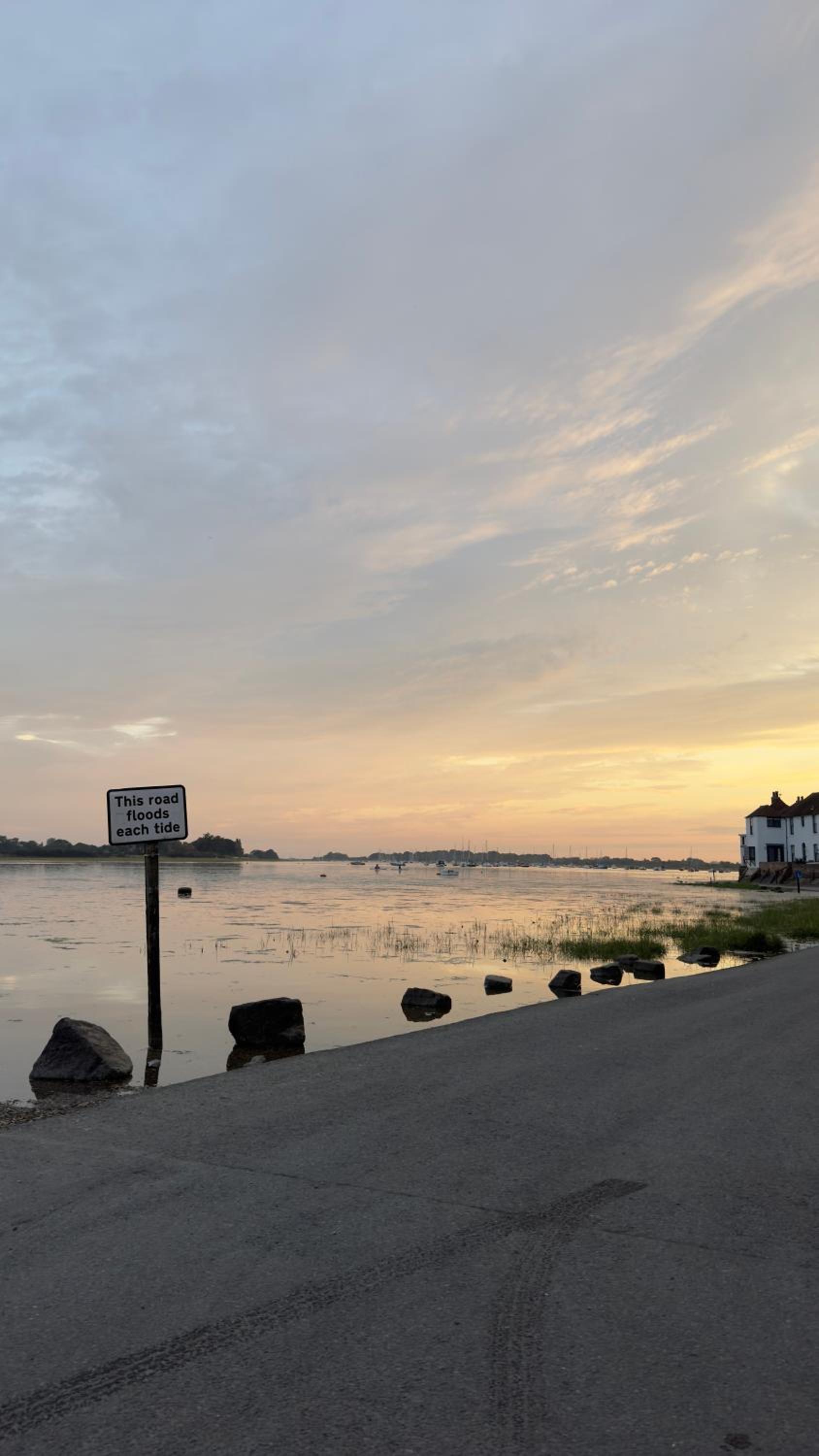 Bosham - Separate and self-contained double garden suite