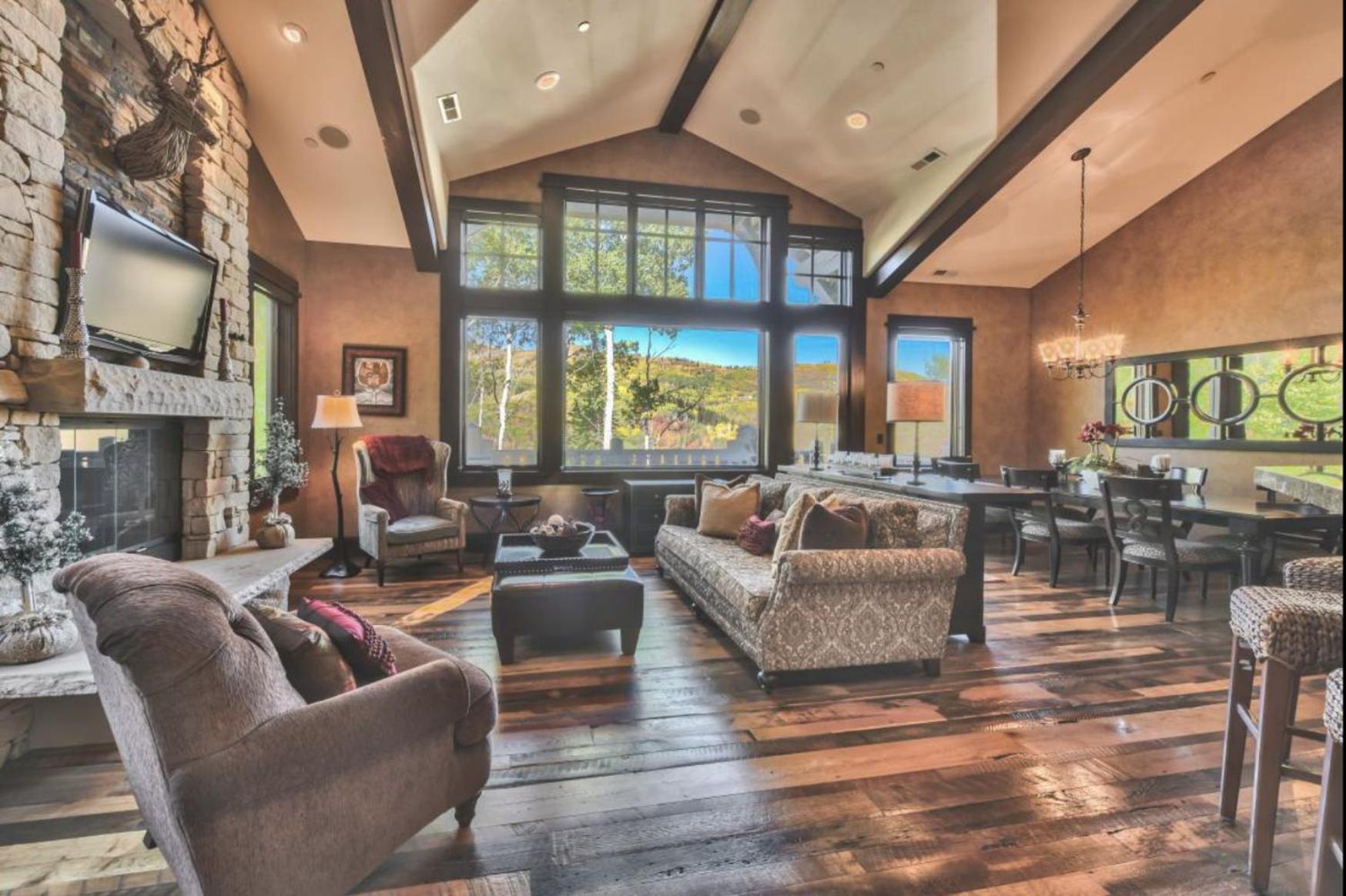Elegant mountain retreat at Deer Valley, walk to skiing, private hot tub, mountain views view 4