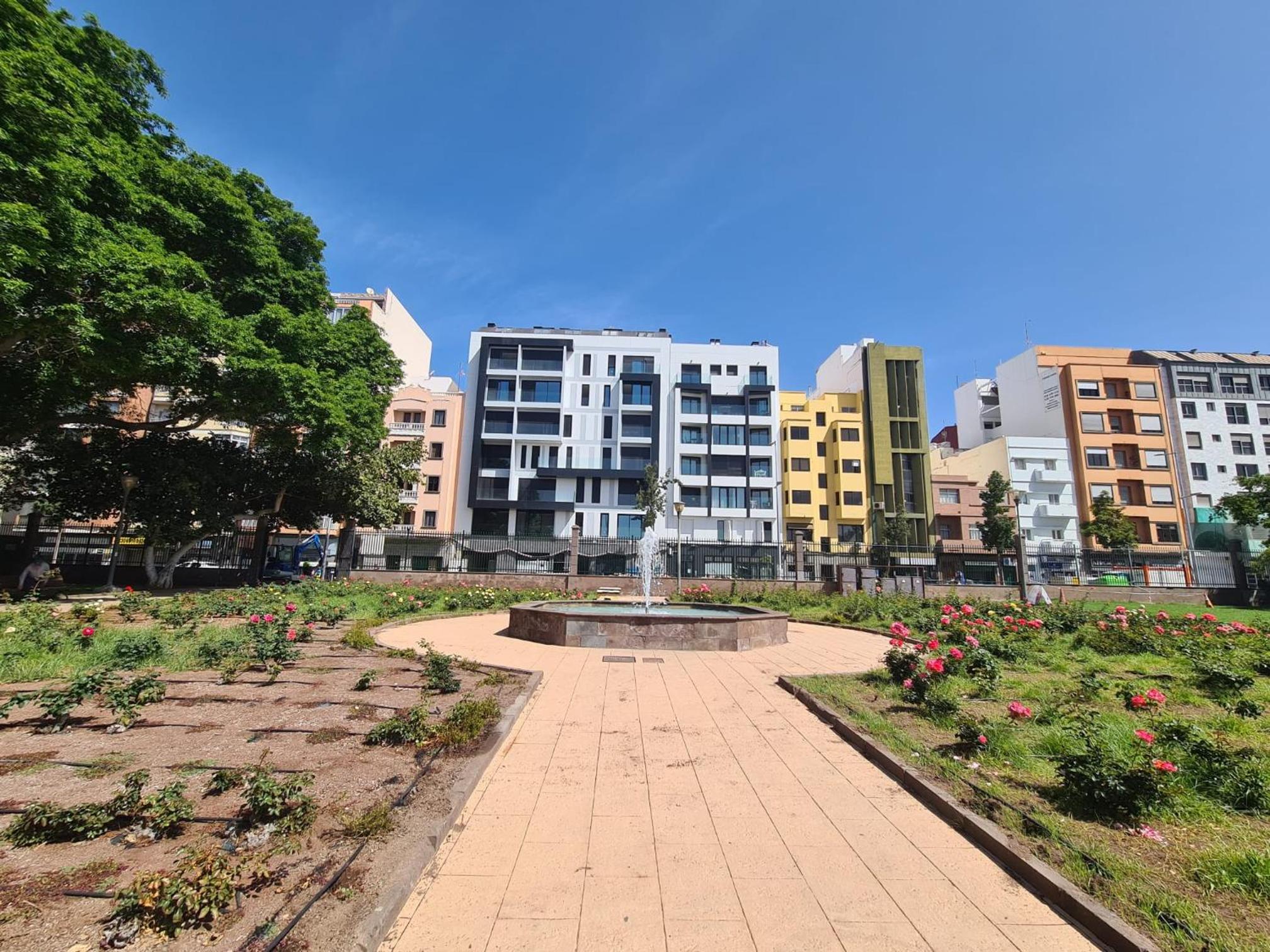 Apto Moderno y acogedor con terraza y vistas view 4