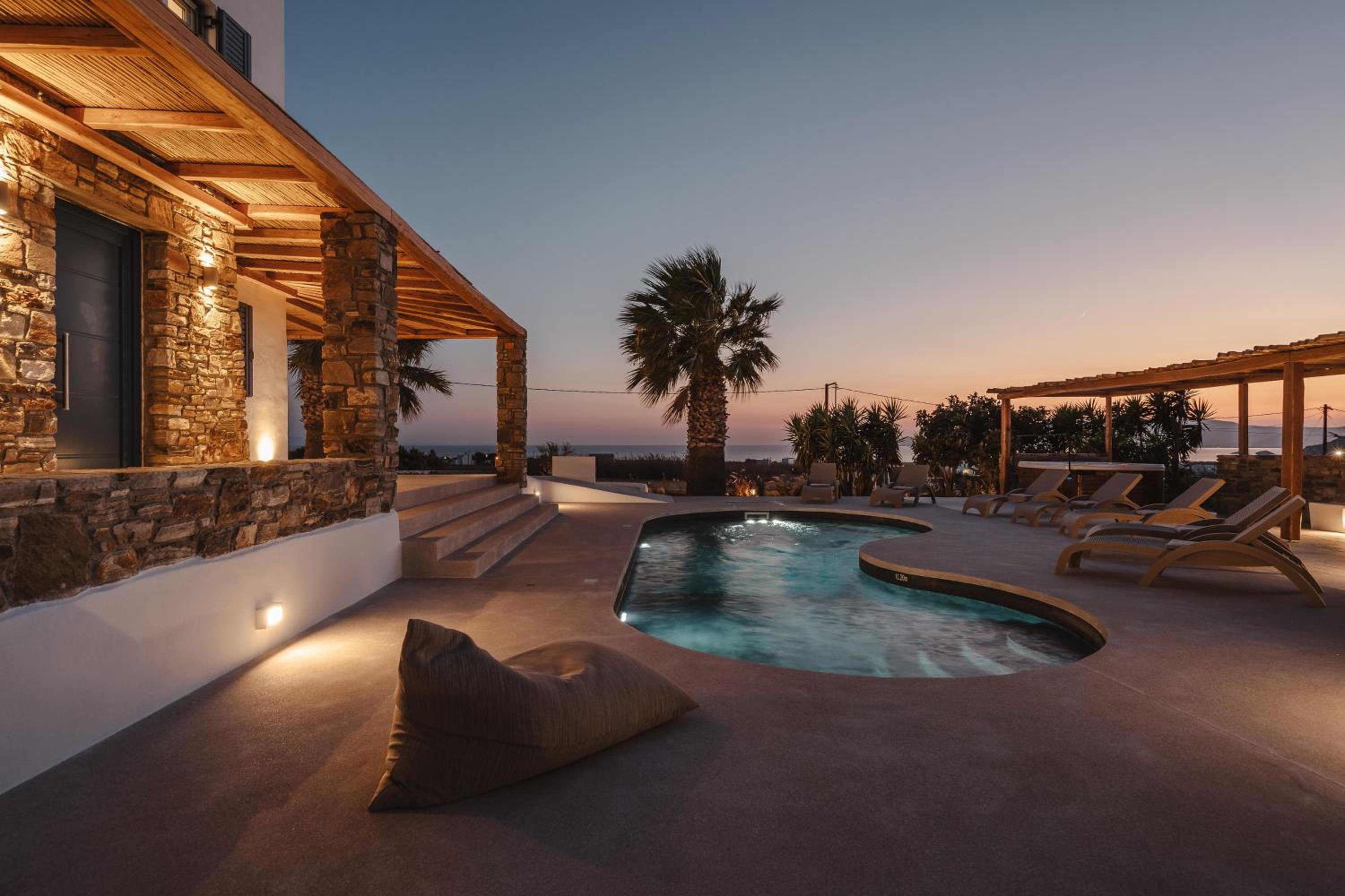 Diamond of Cyclades view 3