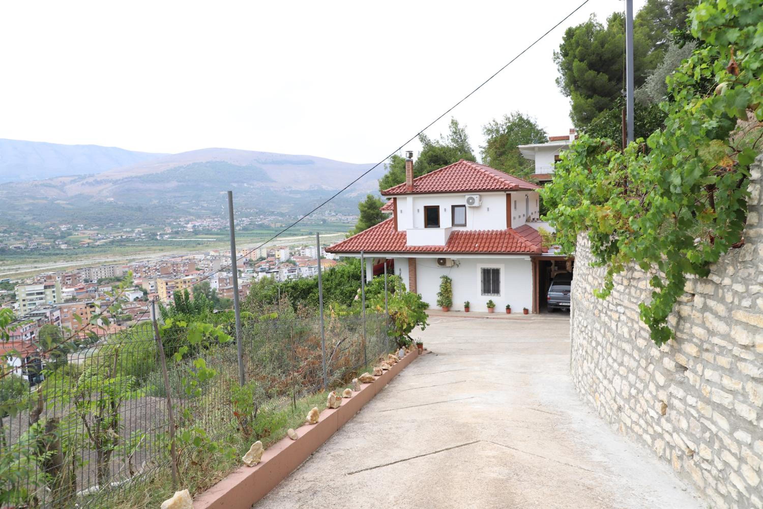 Vila Toska Berat