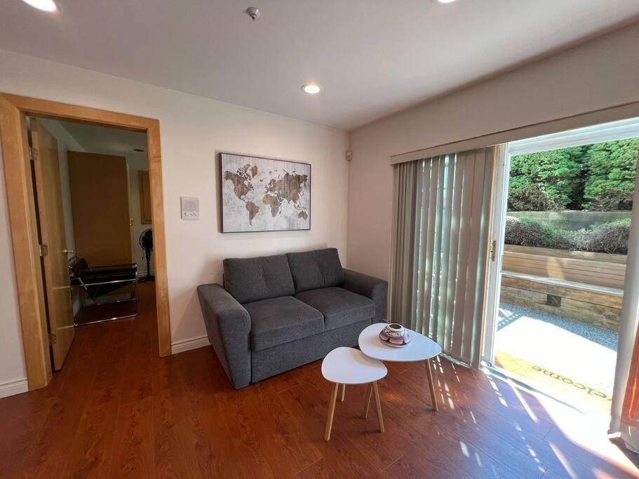 Chic 2BR Suite in Vancouver West~UBC & Downtown