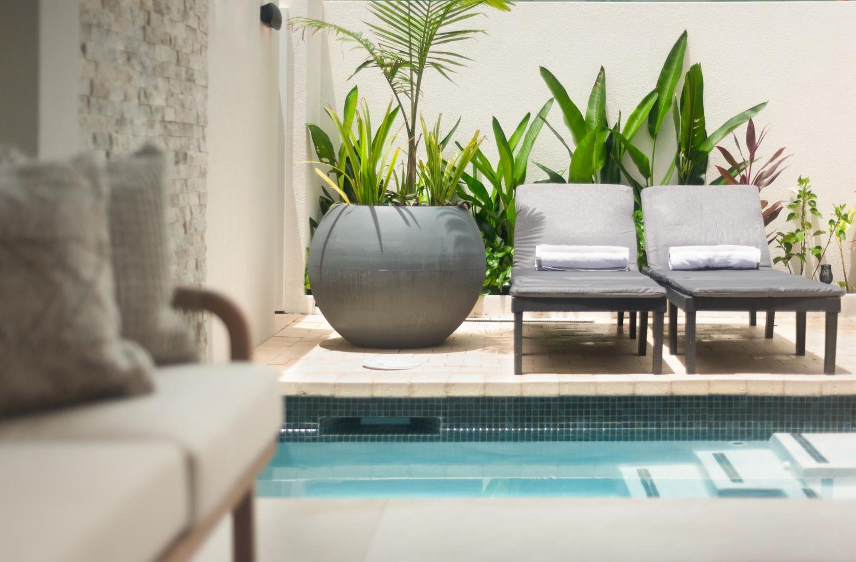 Azzurro 5 - Walk to beach 3 bed porters home