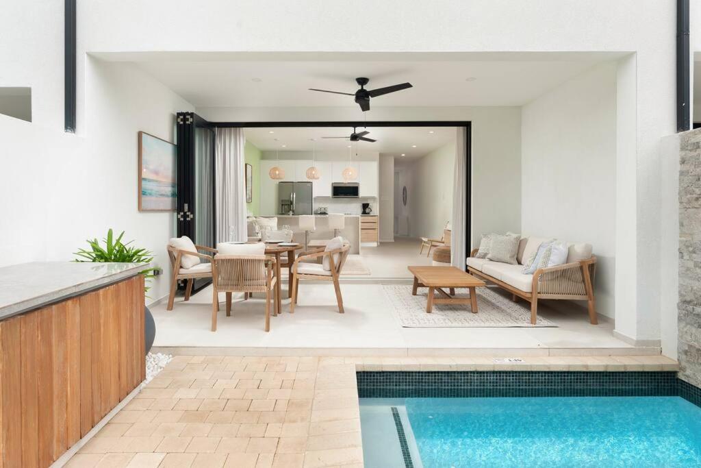 Azzurro 5 - Walk to beach 3 bed porters home